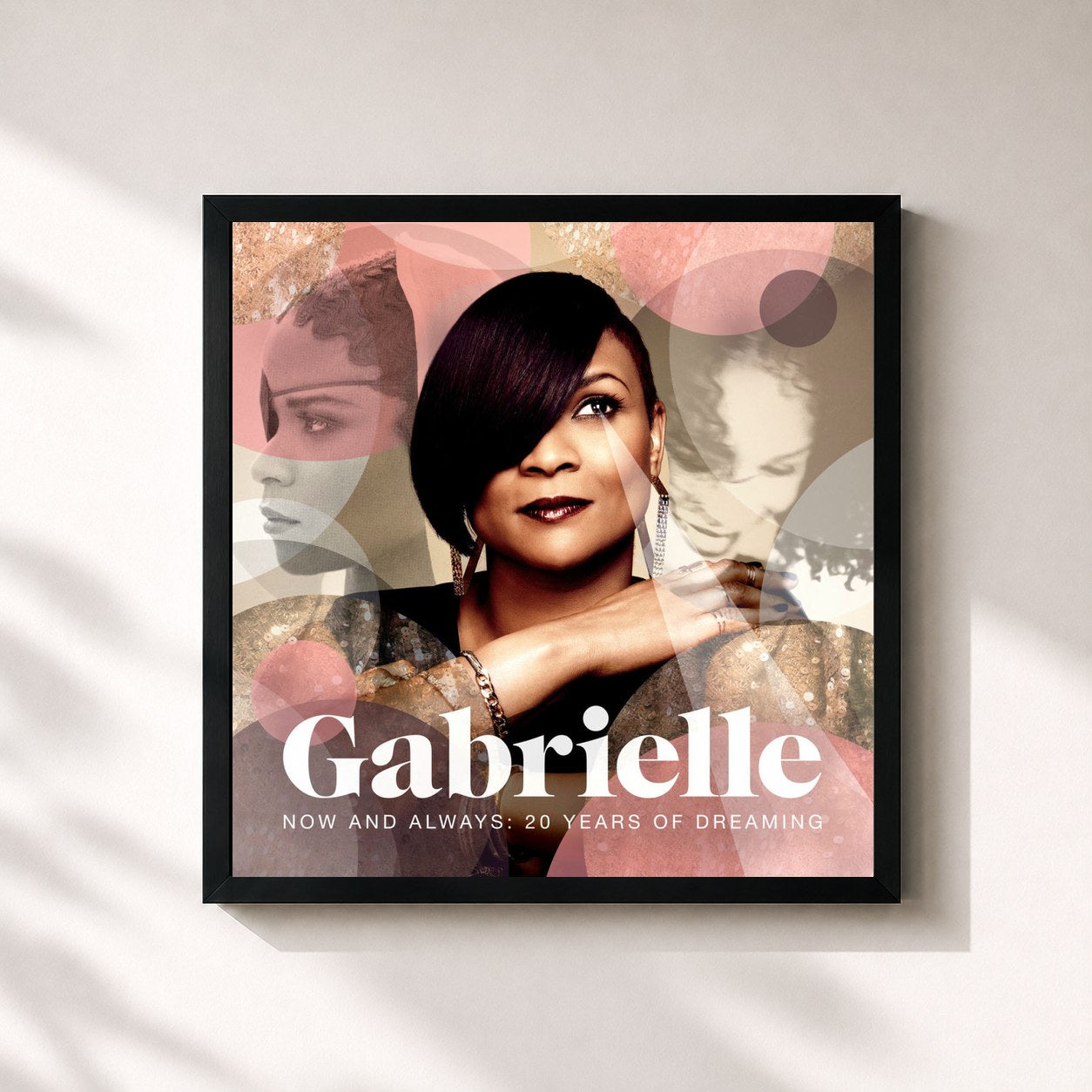 #noir Tableau carré de l'album Now And Always: 20 Years Of Dreaming de Gabrielle, cadre noir 32x32 cm