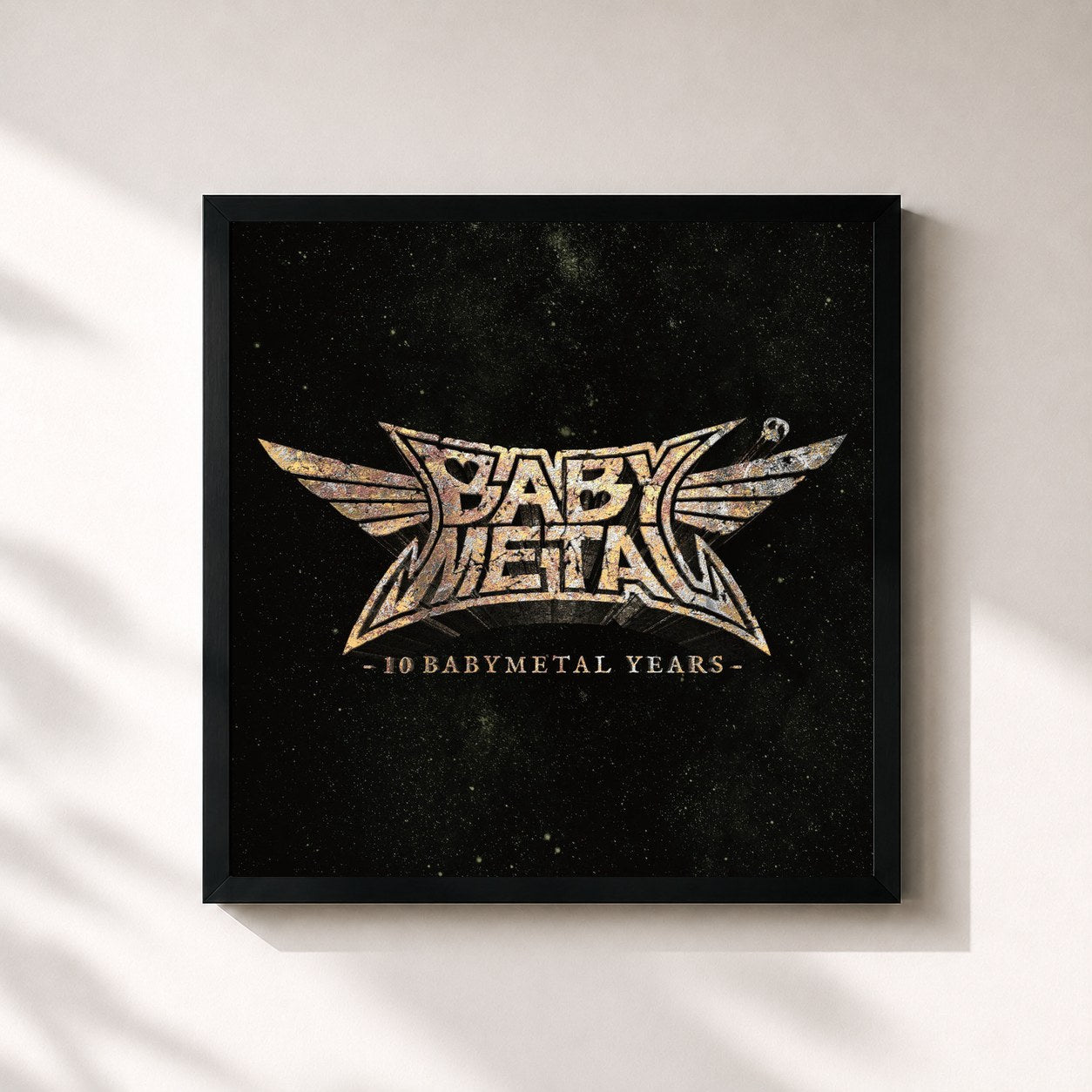 #noir Tableau carré de l'album 10 BABYMETAL YEARS de BABYMETAL, cadre noir 32x32 cm