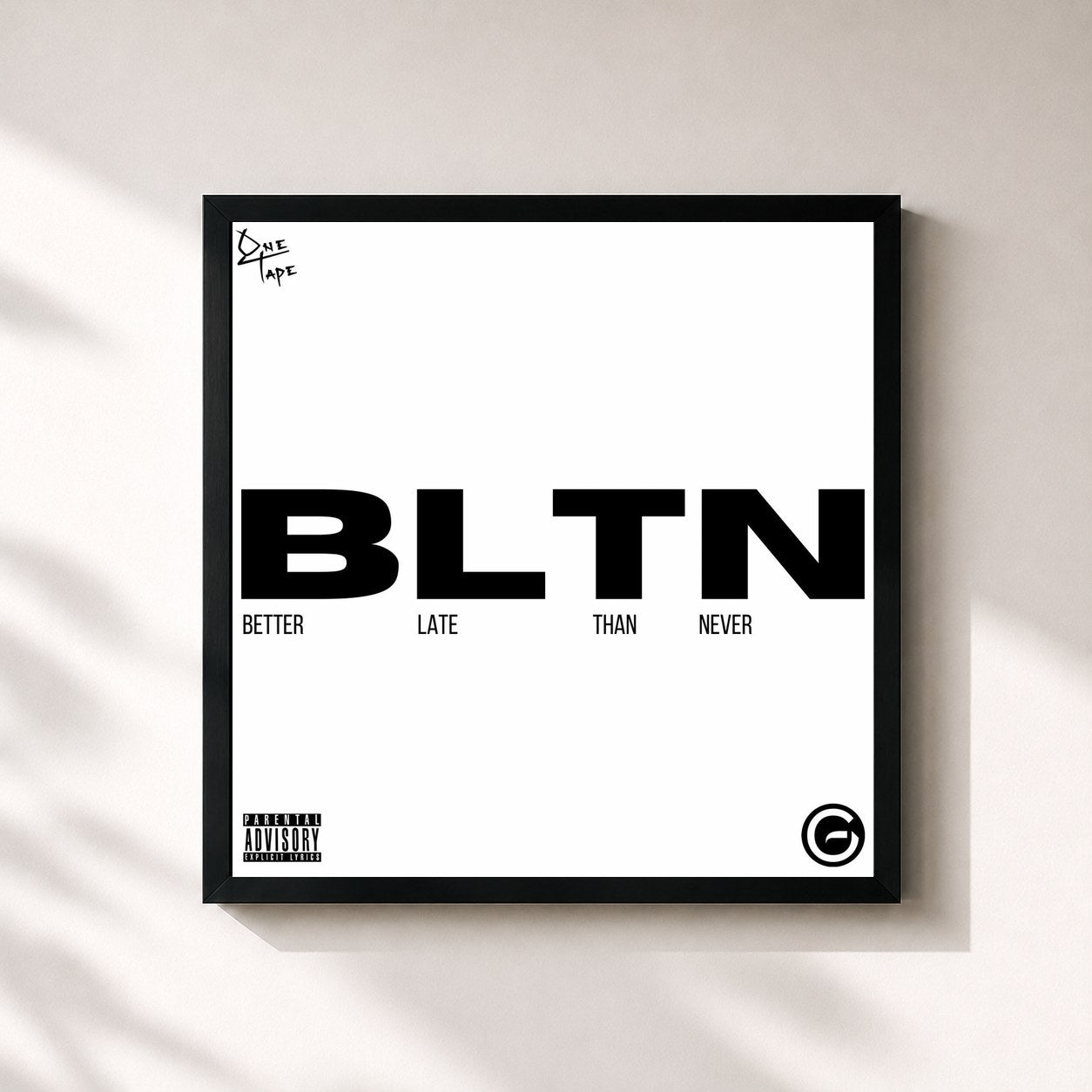 #noir Tableau carré de l'album Better Late Than Never de Geko, cadre noir 32x32 cm