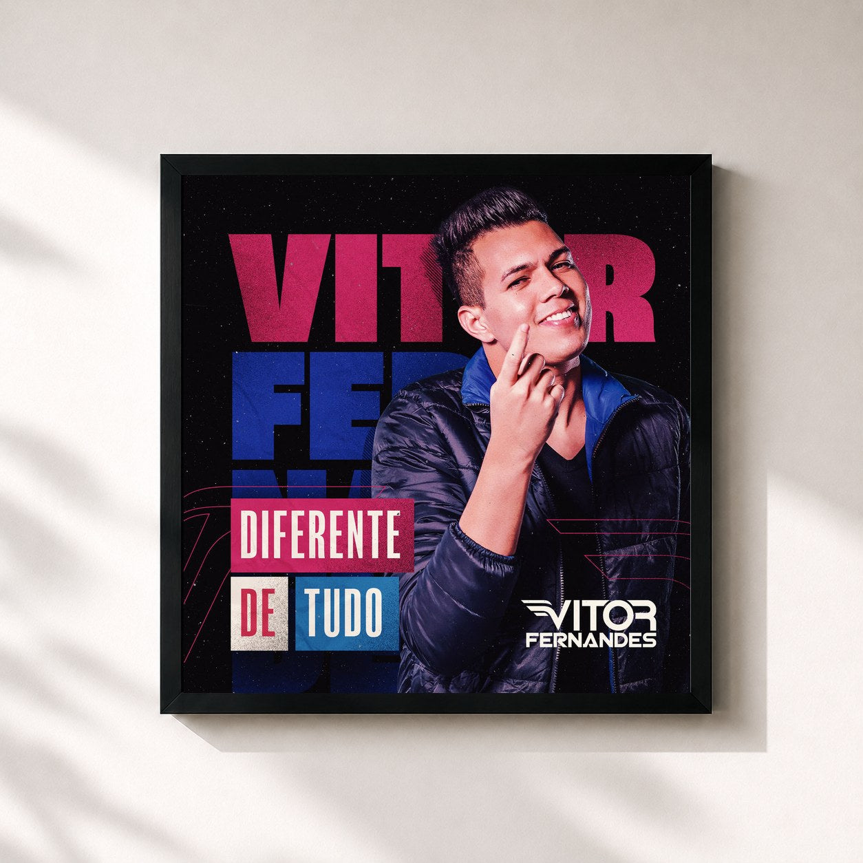 #noir Tableau carré de l'album Diferente de Tudo de Vitor Fernandes, cadre noir 32x32 cm