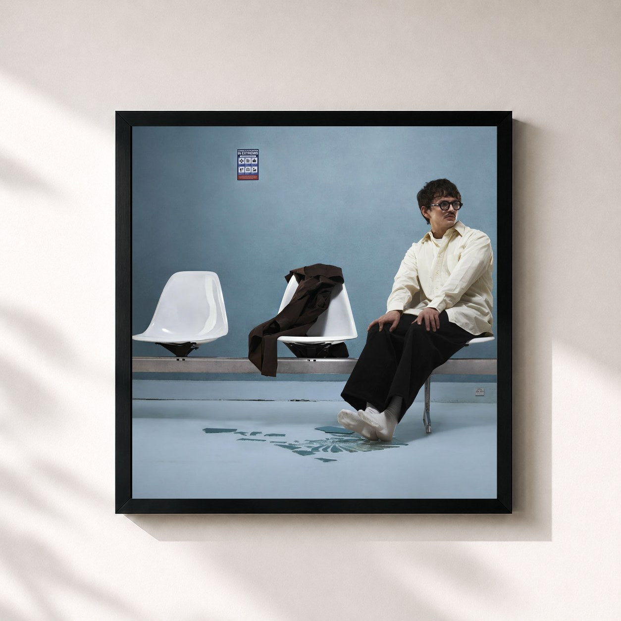 #noir Tableau carré de l'album IN EXTREMIS de Claude, cadre noir 32x32 cm