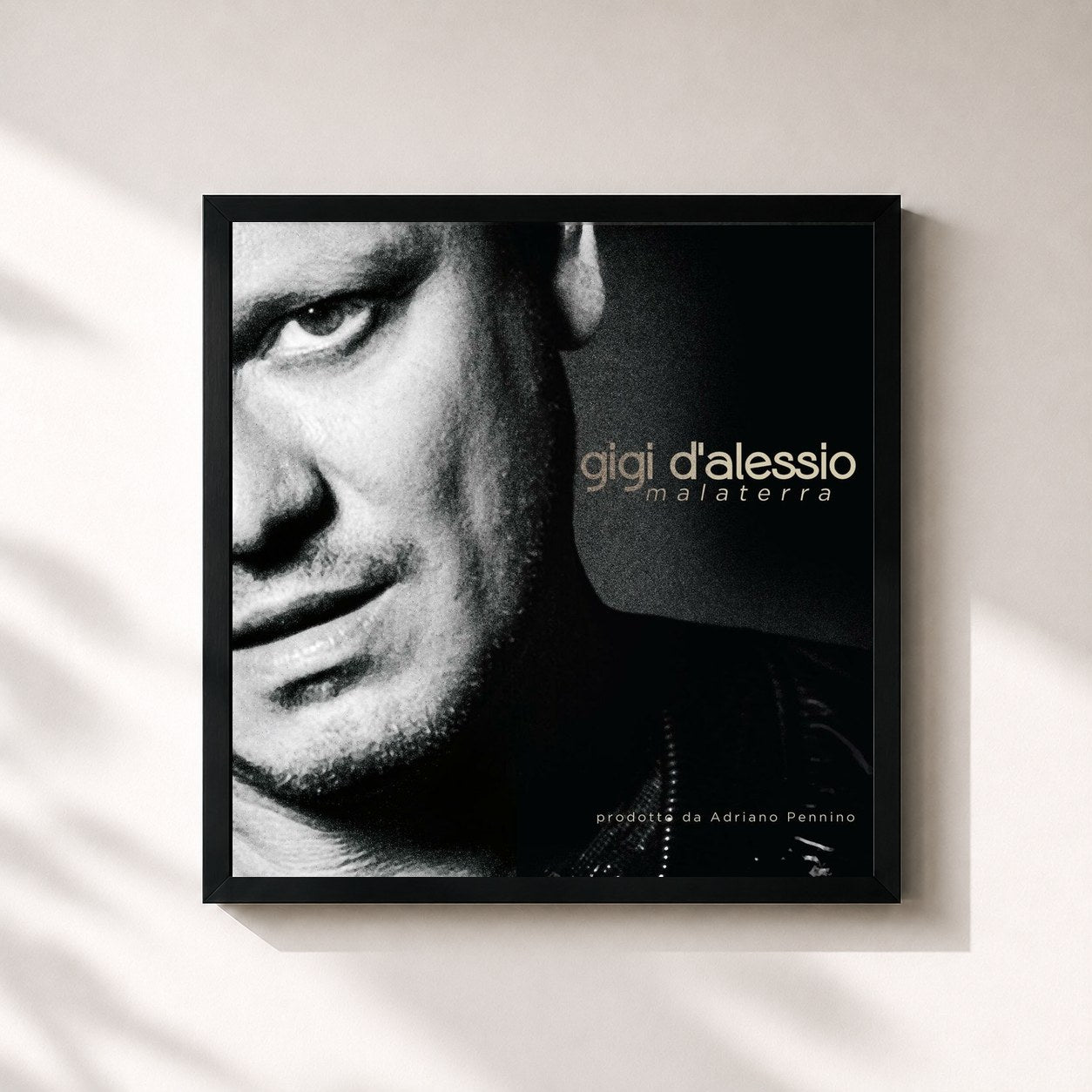 #noir Tableau carré de l'album Malaterra de Gigi D'Alessio, cadre noir 32x32 cm