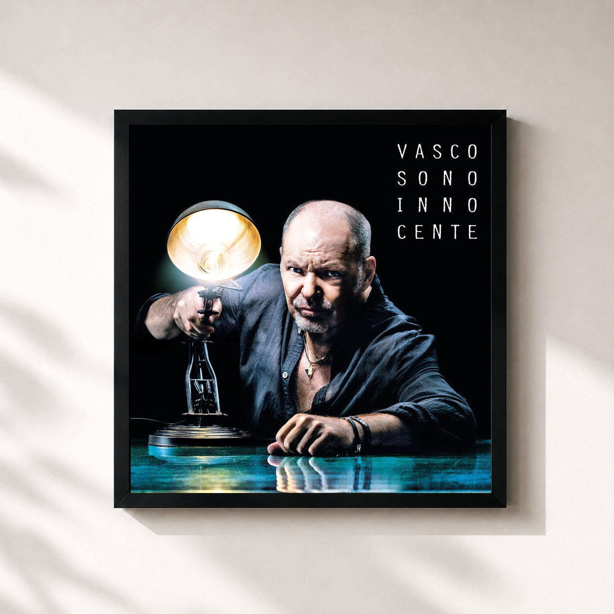 #noir Tableau carré de l'album Sono Innocente de Vasco Rossi, cadre noir 32x32 cm