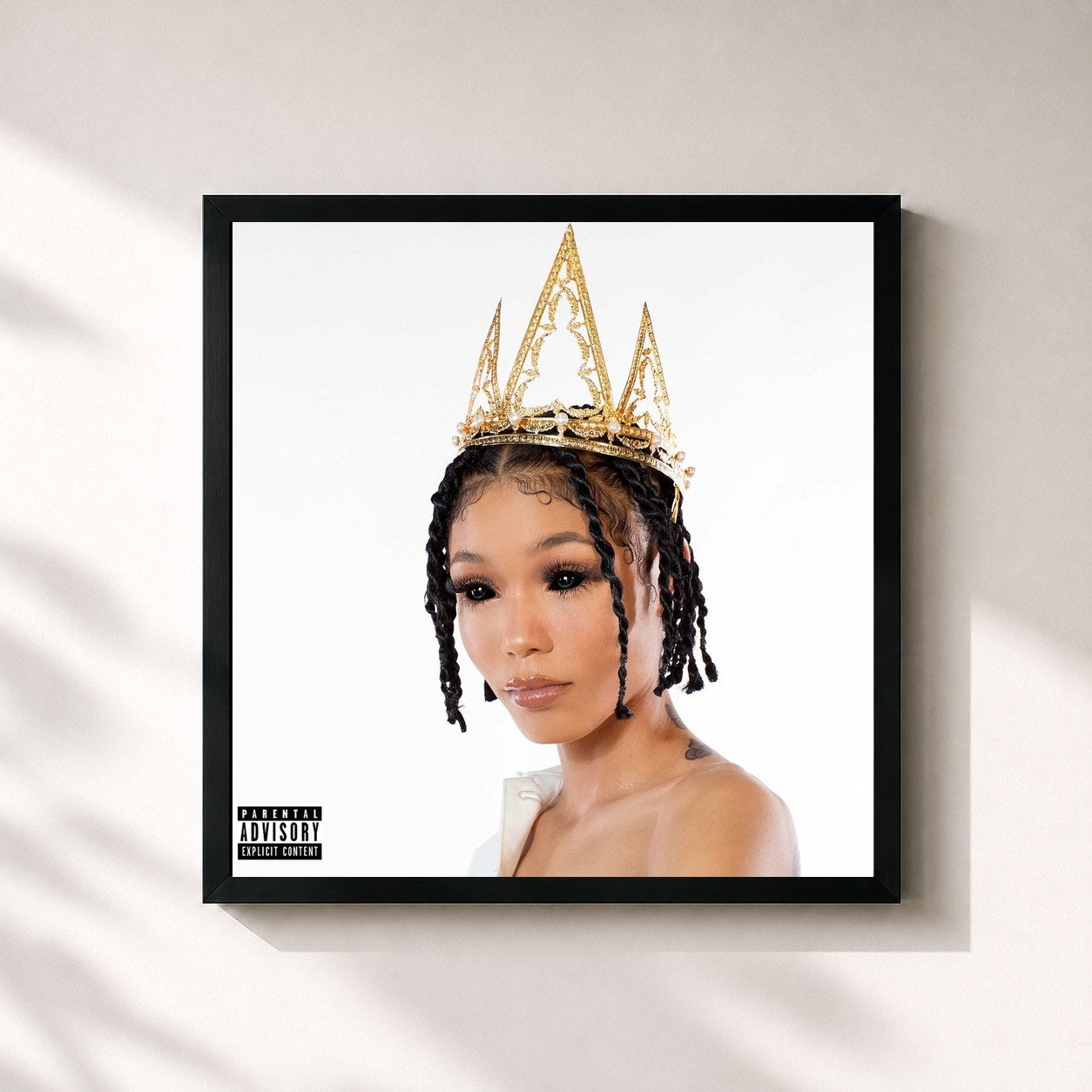 #noir Tableau carré de l'album Now or Never de Coi Leray, cadre noir 32x32 cm