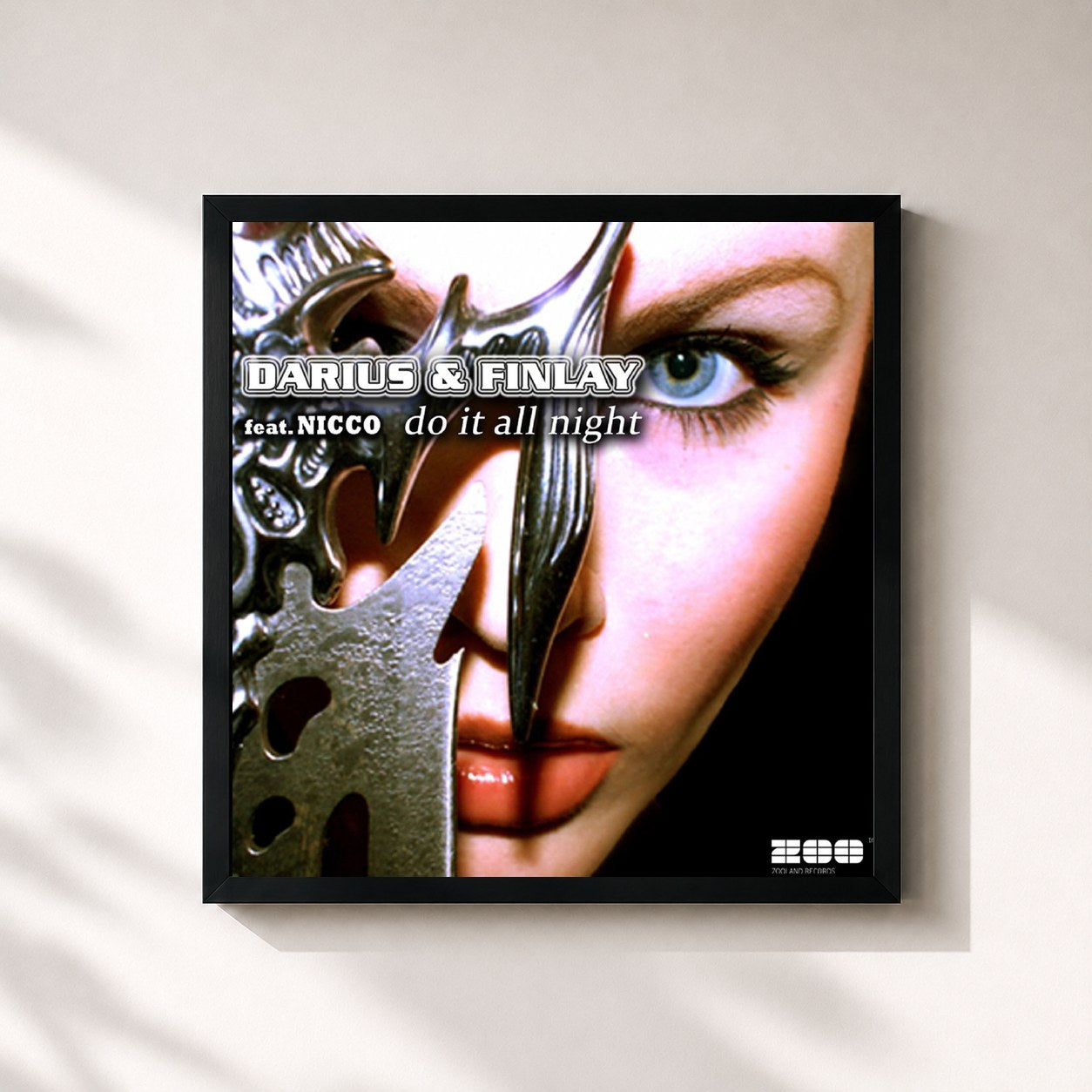 #noir Tableau carré de l'album Do It All Night de Darius & Finlay, cadre noir 32x32 cm