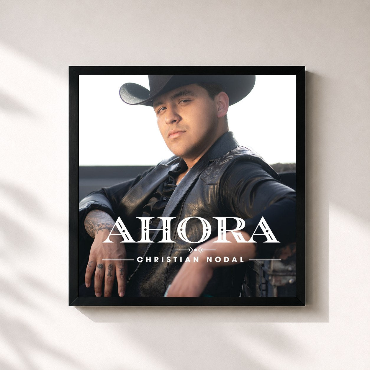 #noir Tableau carré de l'album Ahora de Christian Nodal, cadre noir 32x32 cm