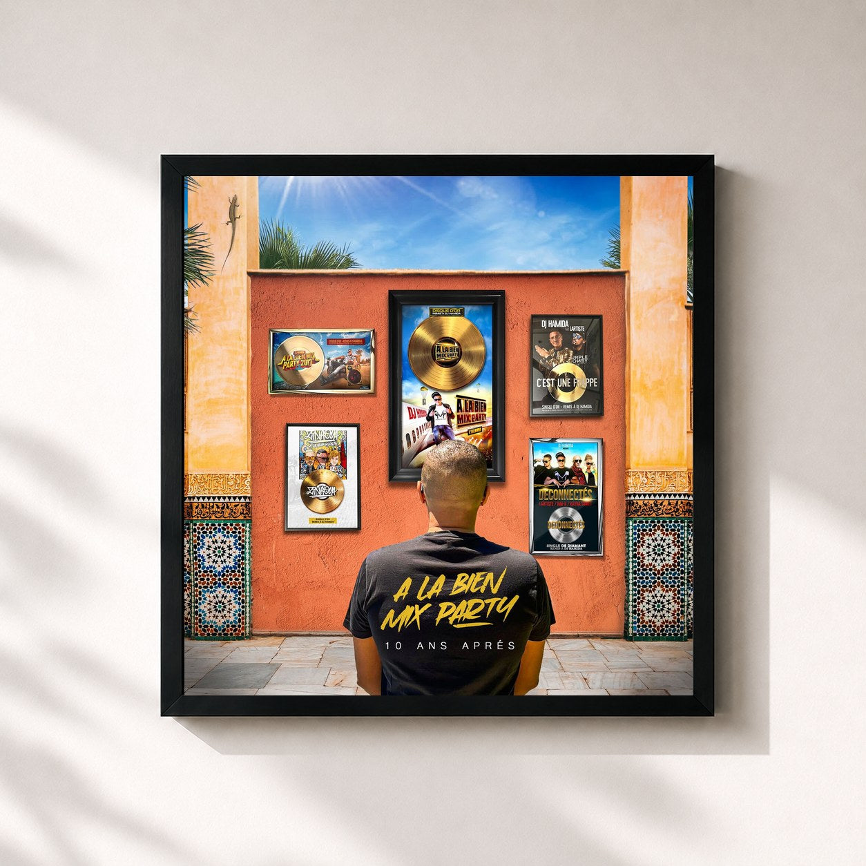#noir Tableau carré de l'album A la bien mix party - 10 ans après de DJ Hamida, cadre noir 32x32 cm
