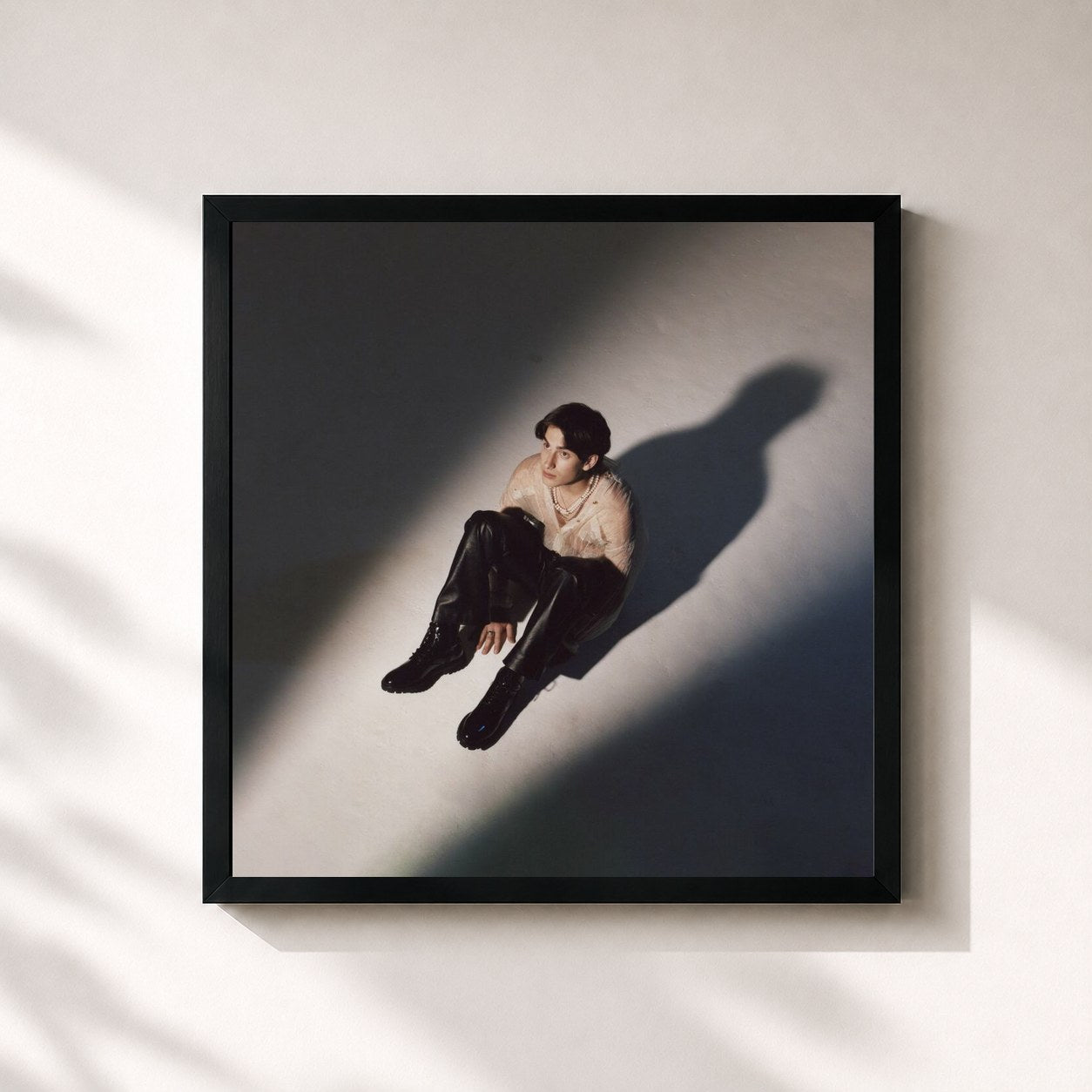 #noir Tableau carré de l'album all the things that could go wrong (Deluxe) de Johnny Orlando, cadre noir 32x32 cm