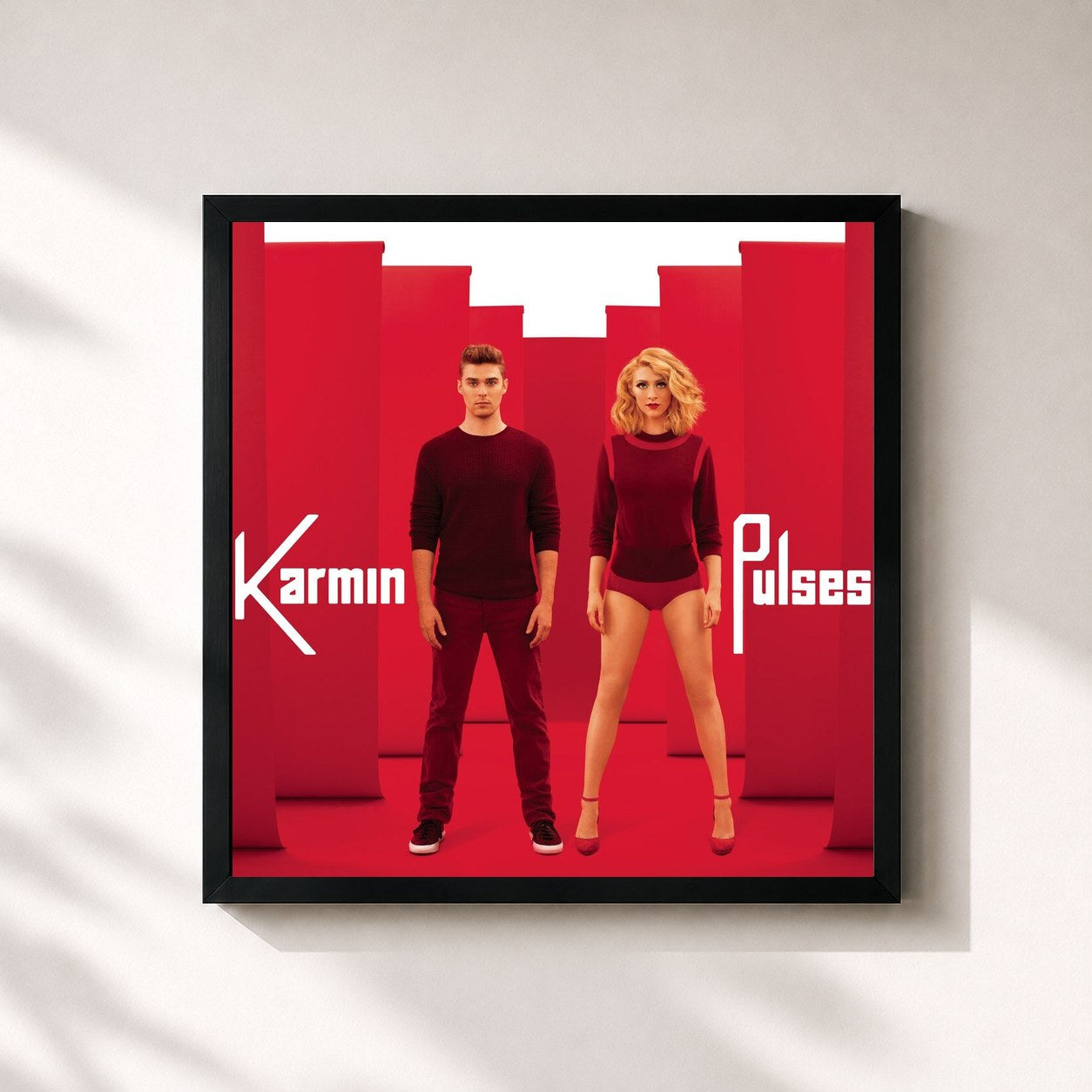 #noir Tableau carré de l'album Pulses de Karmin, cadre noir 32x32 cm