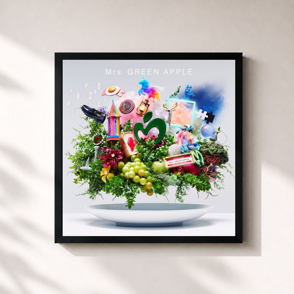 #noir Tableau carré de l'album 10 de Mrs. Green Apple, cadre noir 32x32 cm