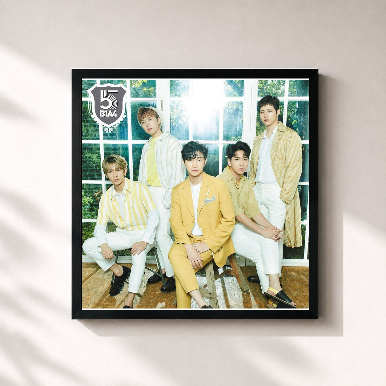 #noir Tableau carré de l'album 5 de B1A4, cadre noir 32x32 cm