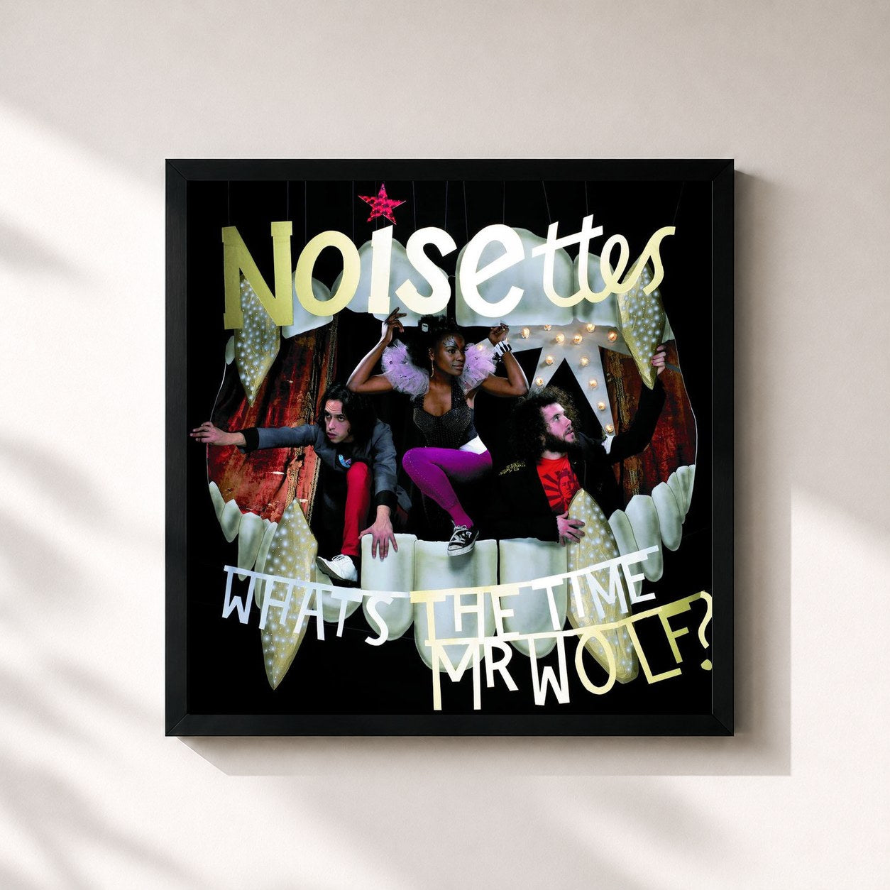 #noir Tableau carré de l'album What's The Time Mr. Wolf de Noisettes, cadre noir 32x32 cm