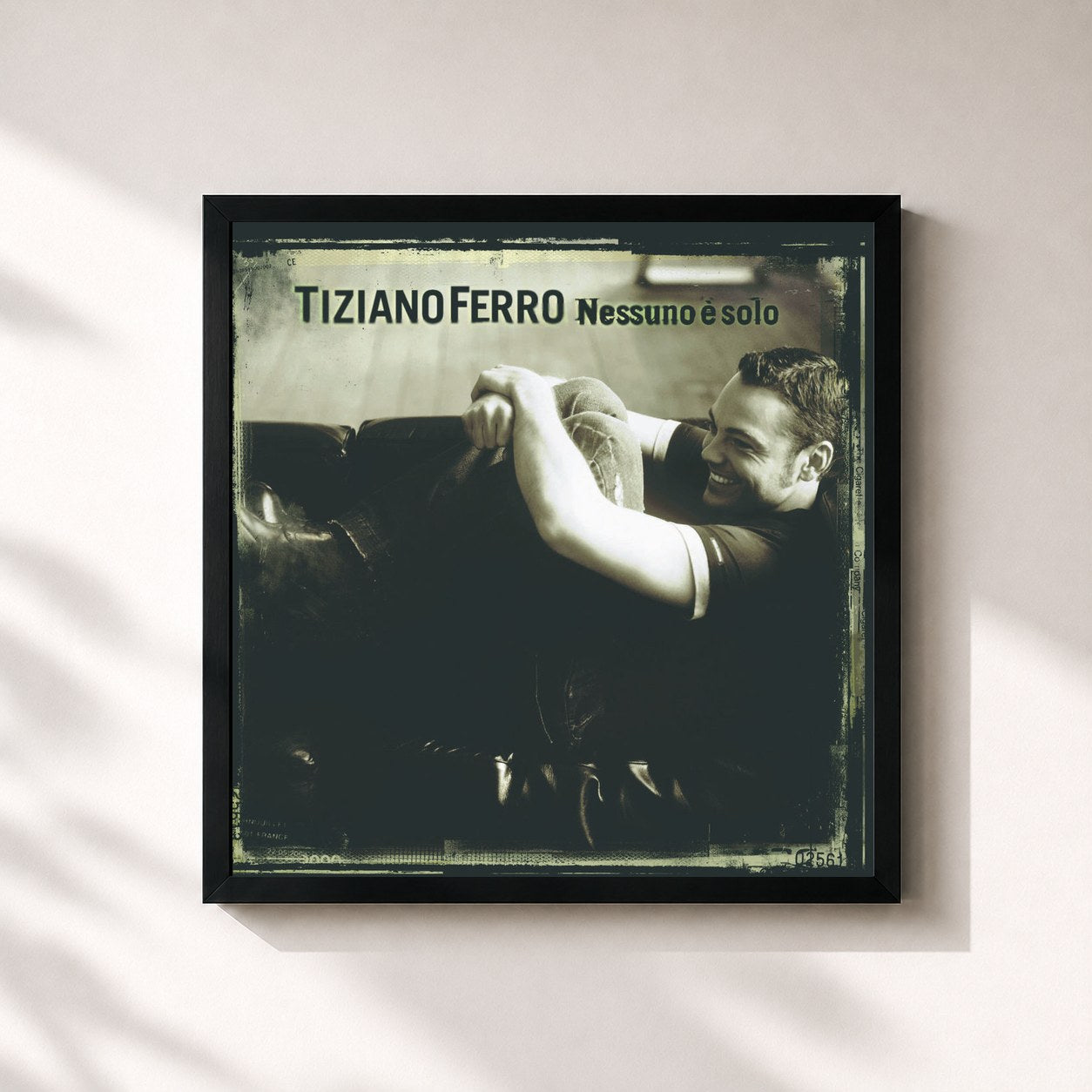 #noir Tableau carré de l'album Nessuno è solo de Tiziano Ferro, cadre noir 32x32 cm