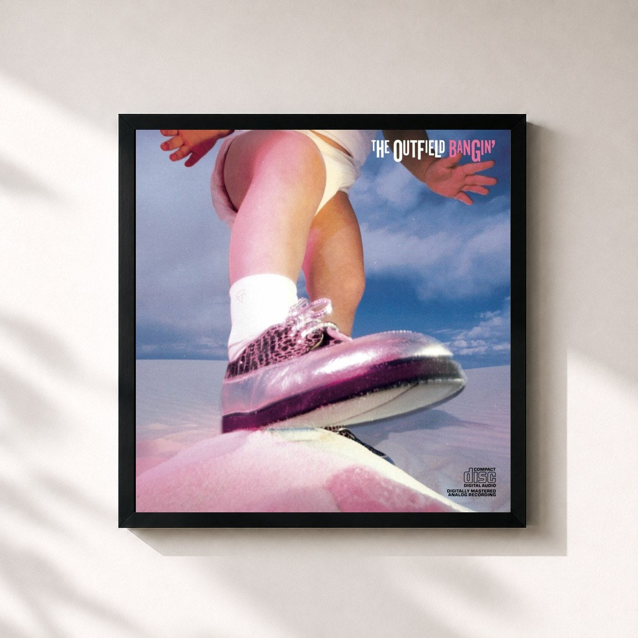 #noir Tableau carré de l'album Bangin' de The Outfield, cadre noir 32x32 cm
