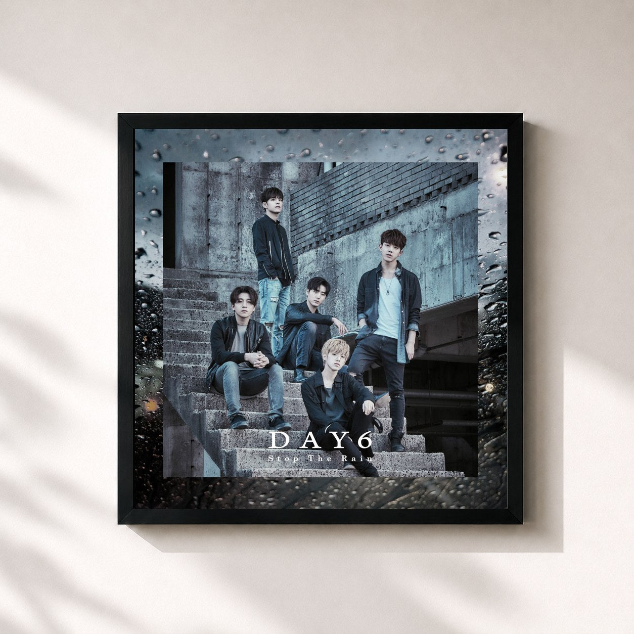 #noir Tableau carré de l'album Stop The Rain de DAY6 , cadre noir 32x32 cm