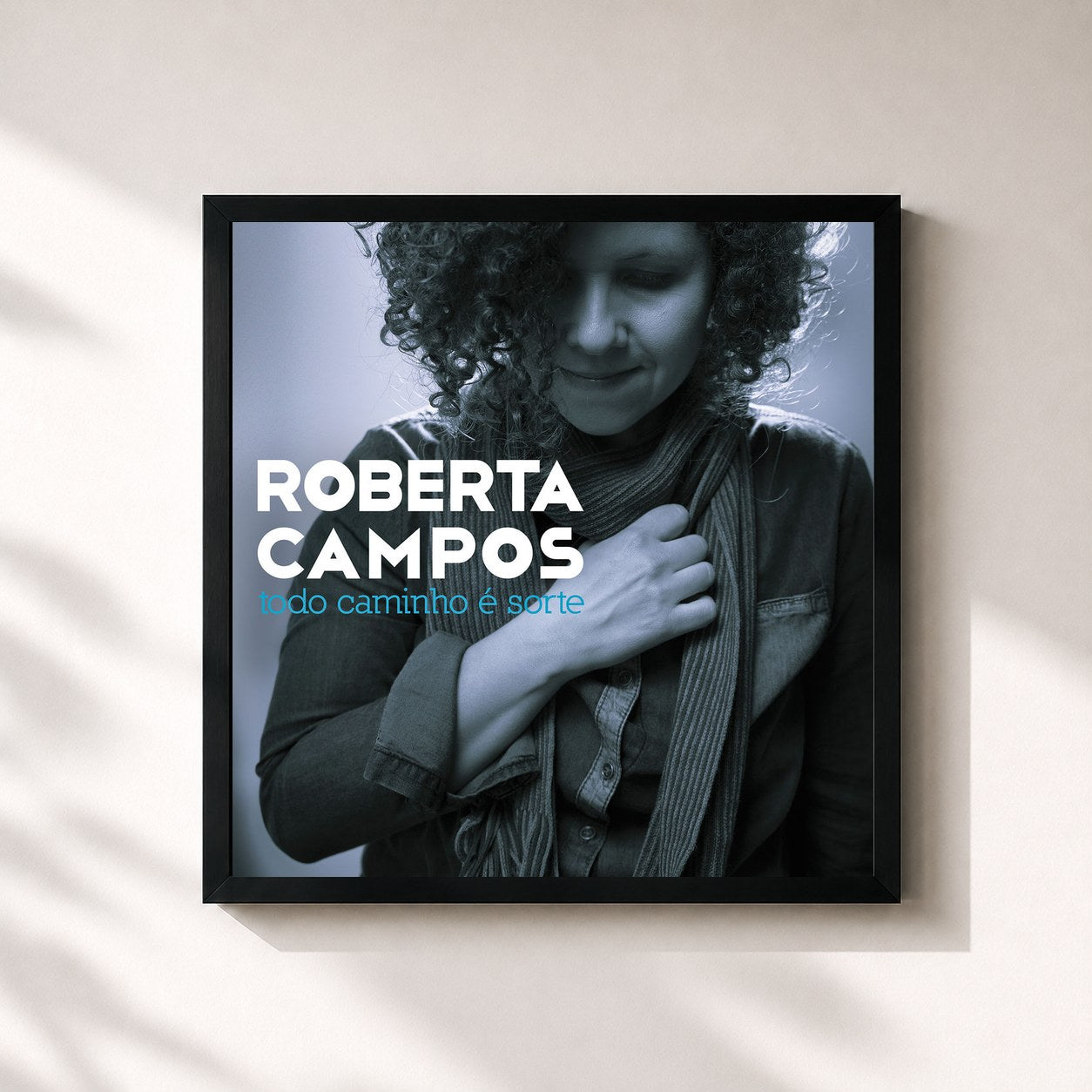 #noir Tableau carré de l'album Todo Caminho É Sorte de Roberta Campos, cadre noir 32x32 cm