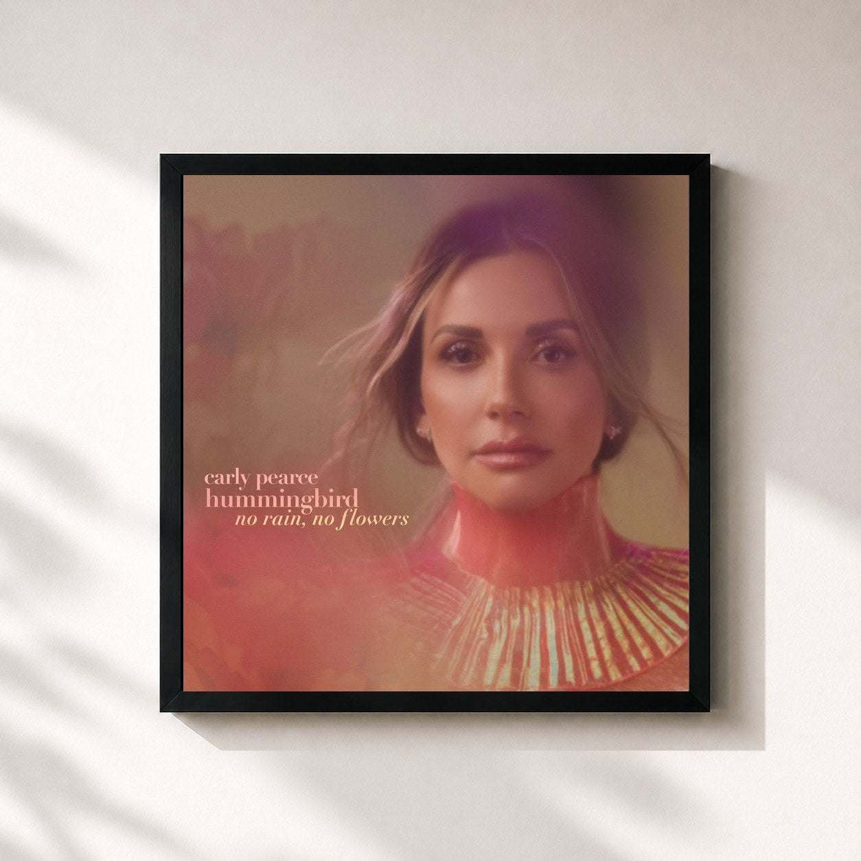 #noir Tableau carré de l'album hummingbird: no rain, no flowers (deluxe) de Carly Pearce, cadre noir 32x32 cm
