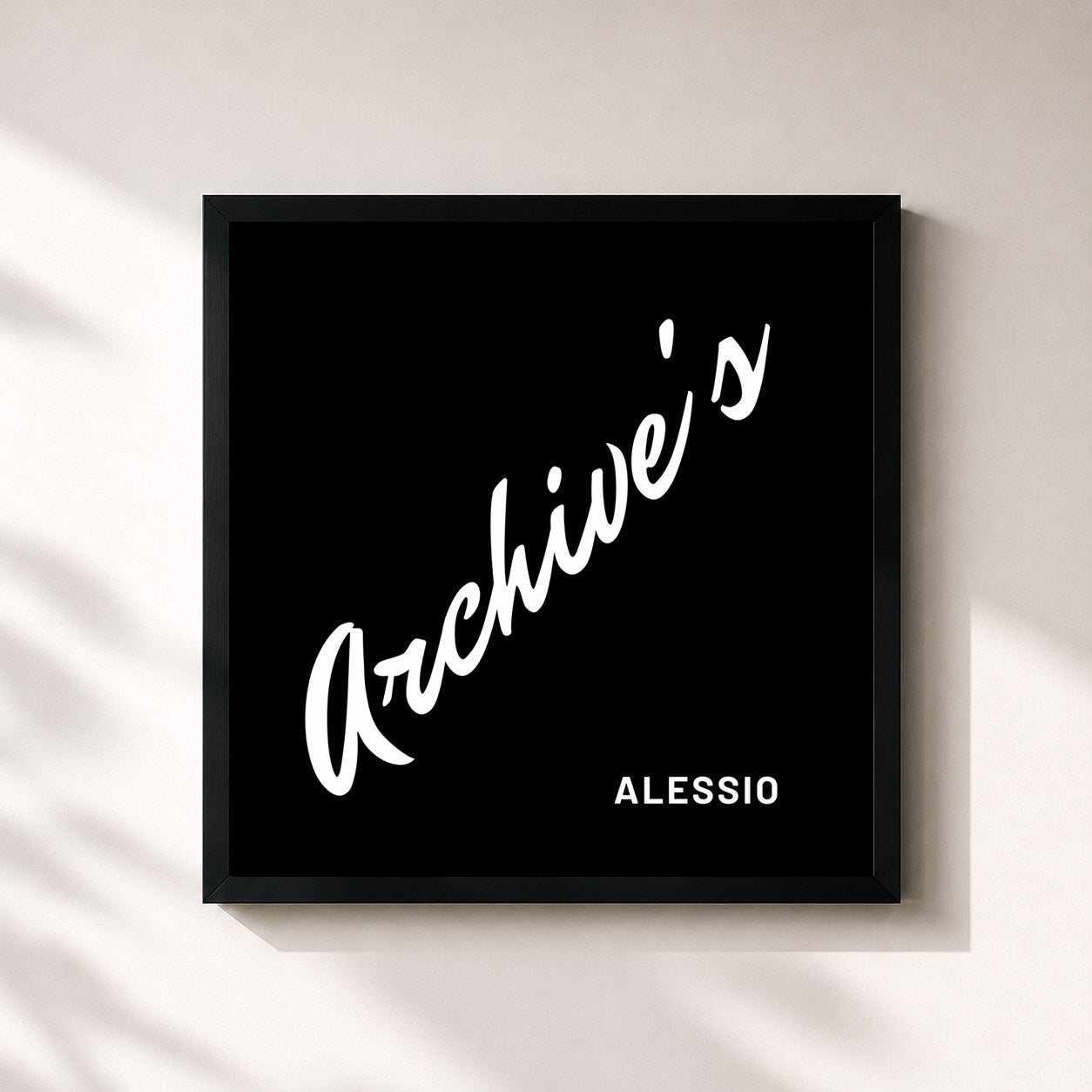 #noir Tableau carré de l'album Archive's de Alessio, cadre noir 32x32 cm