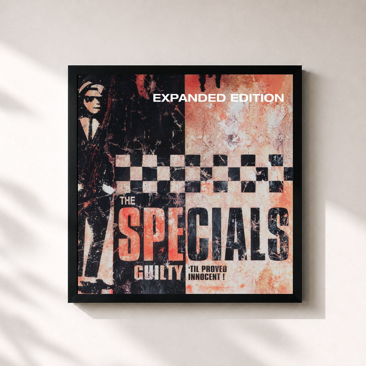 #noir Tableau carré de l'album Guilty 'Til Proved Innocent! (Expanded Edition) de The Specials, cadre noir 32x32 cm