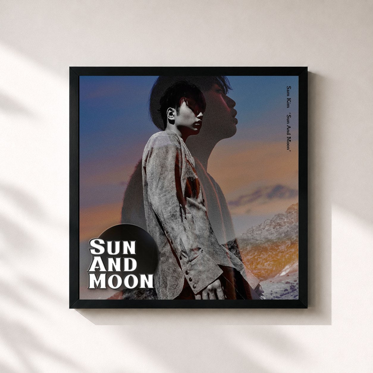 #noir Tableau carré de l'album Sun And Moon de Sam Kim, cadre noir 32x32 cm