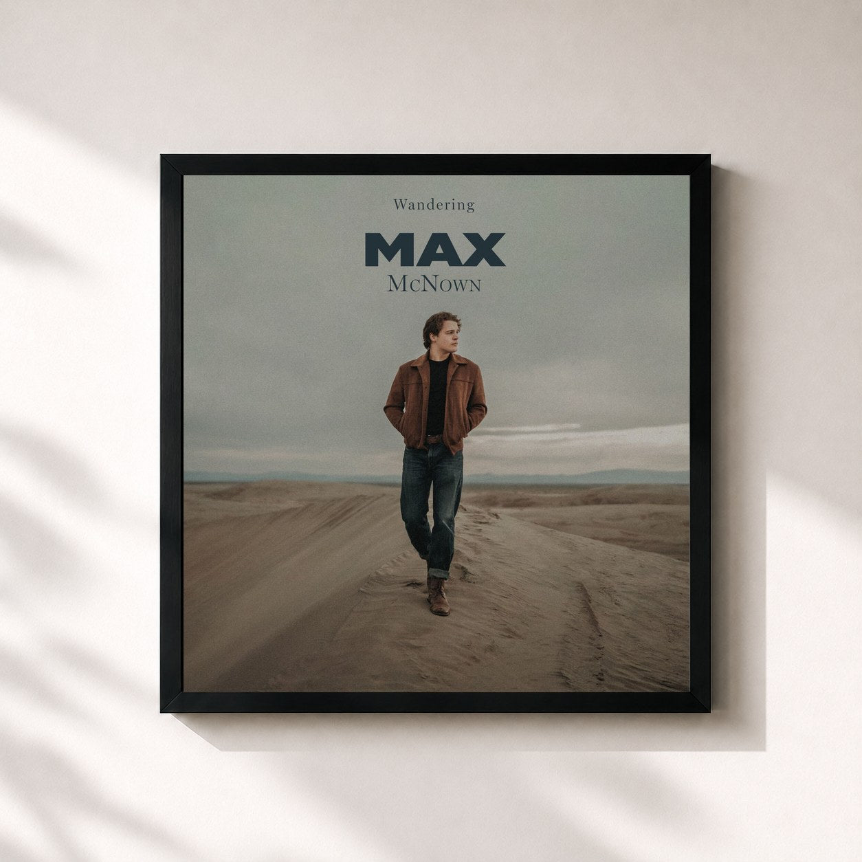 #noir Tableau carré de l'album Wandering de Max McNown, cadre noir 32x32 cm