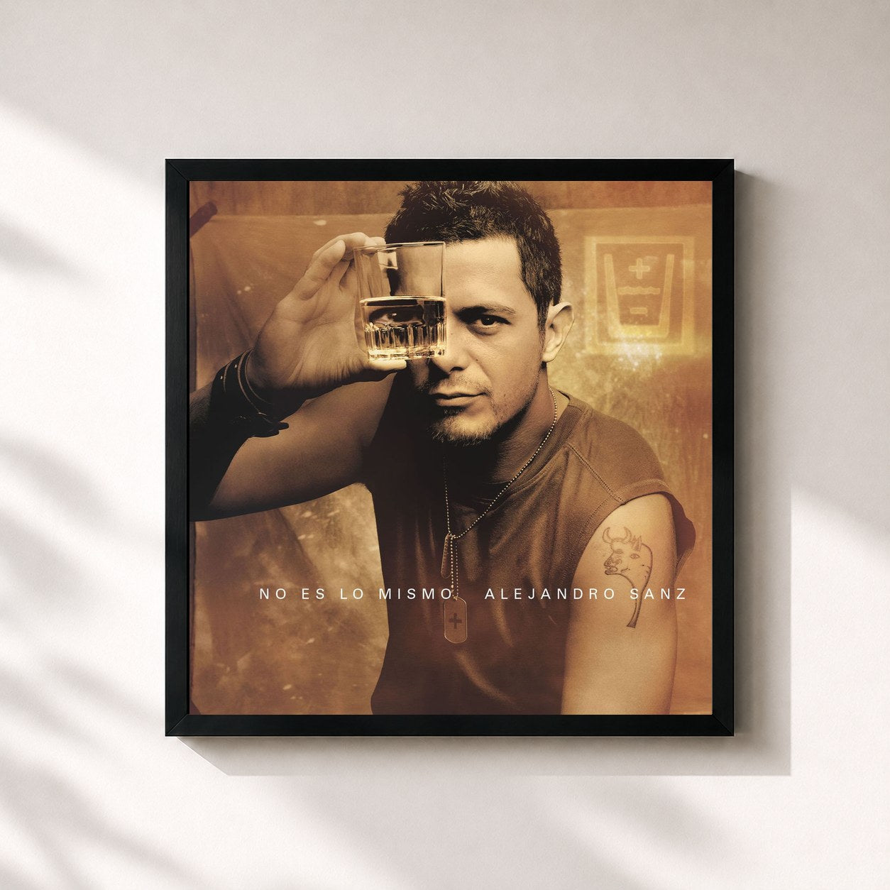 #noir Tableau carré de l'album No es lo mismo de Alejandro Sanz, cadre noir 32x32 cm