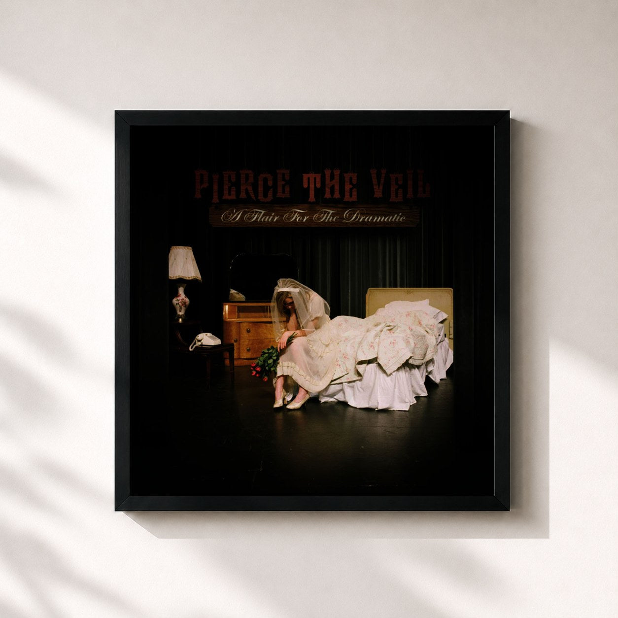 #noir Tableau carré de l'album A Flair For The Dramatic de Pierce the Veil, cadre noir 32x32 cm