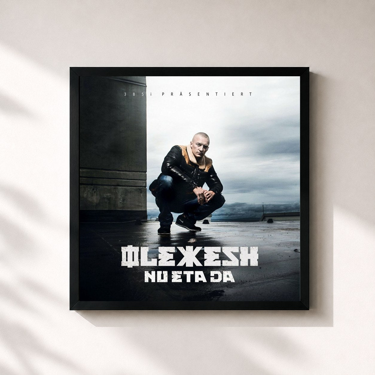 #noir Tableau carré de l'album Nu eta da (Deluxe Edition) de Olexesh, cadre noir 32x32 cm