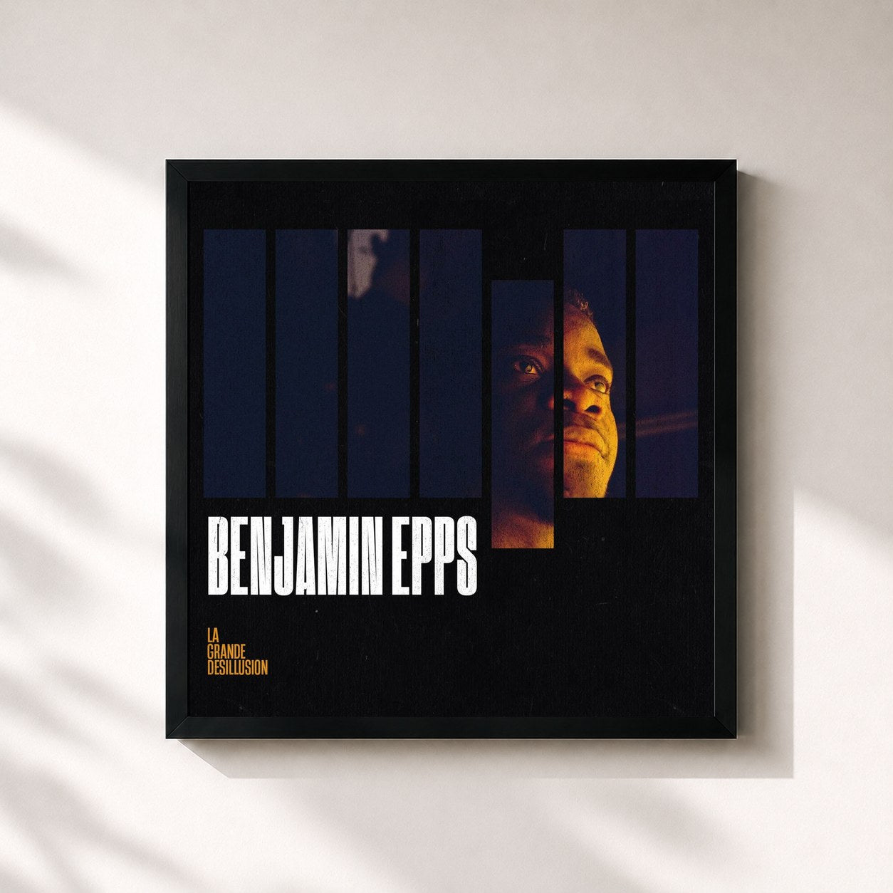 #noir Tableau carré de l'album La grande désillusion (version deluxe) de Benjamin Epps, cadre noir 32x32 cm