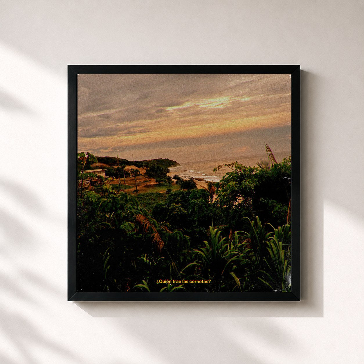 #noir Tableau carré de l'album ¿Quién trae las cornetas? de Rawayana, cadre noir 32x32 cm