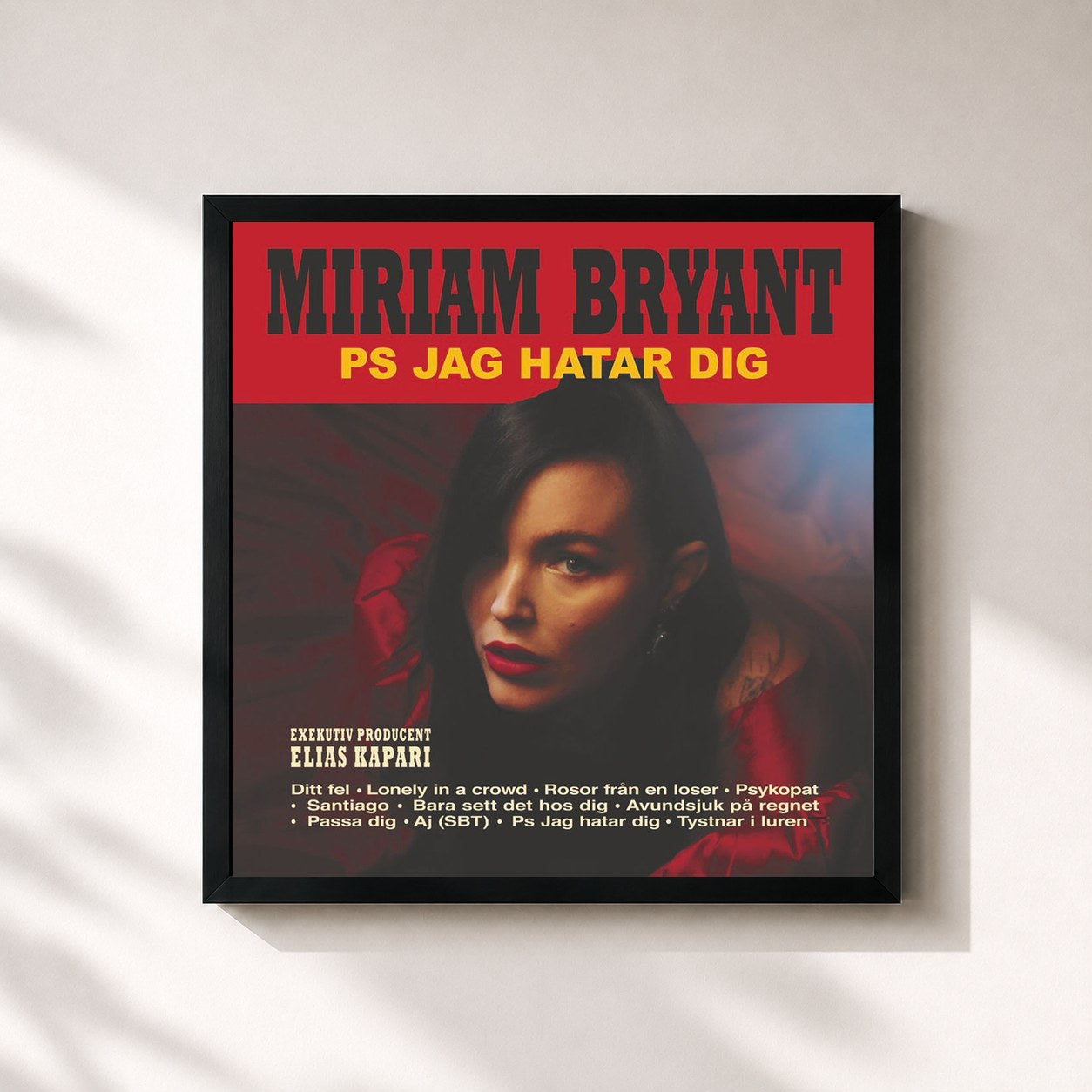 #noir Tableau carré de l'album PS jag hatar dig de Miriam Bryant, cadre noir 32x32 cm