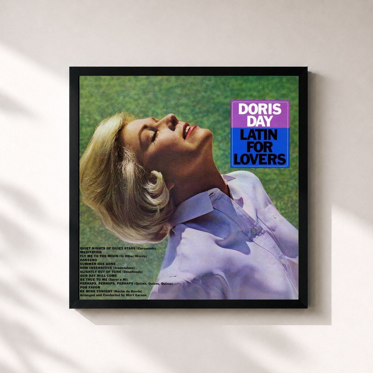 #noir Tableau carré de l'album Latin For Lovers de Doris Day, cadre noir 32x32 cm