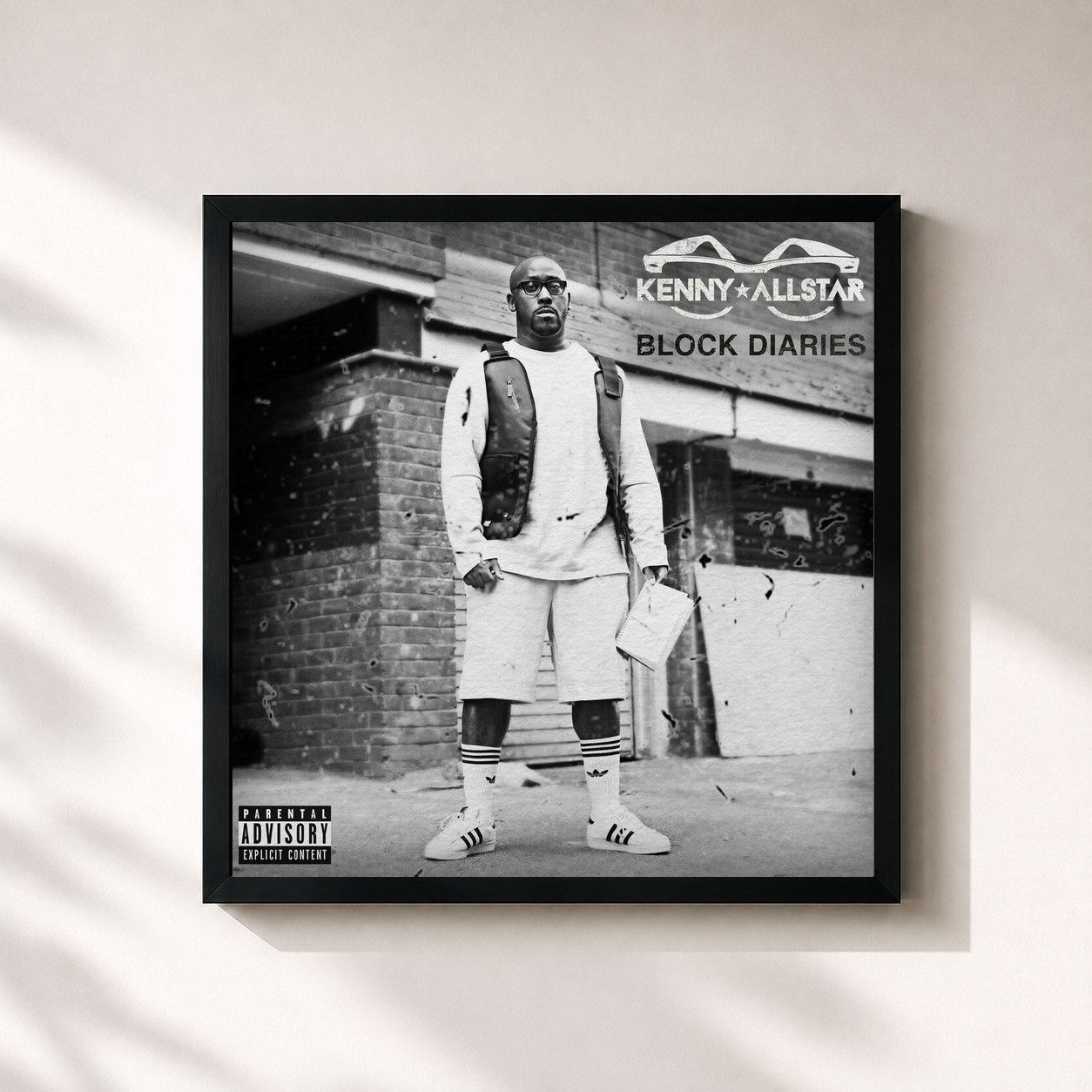 #noir Tableau carré de l'album Block Diaries de Kenny Allstar, cadre noir 32x32 cm