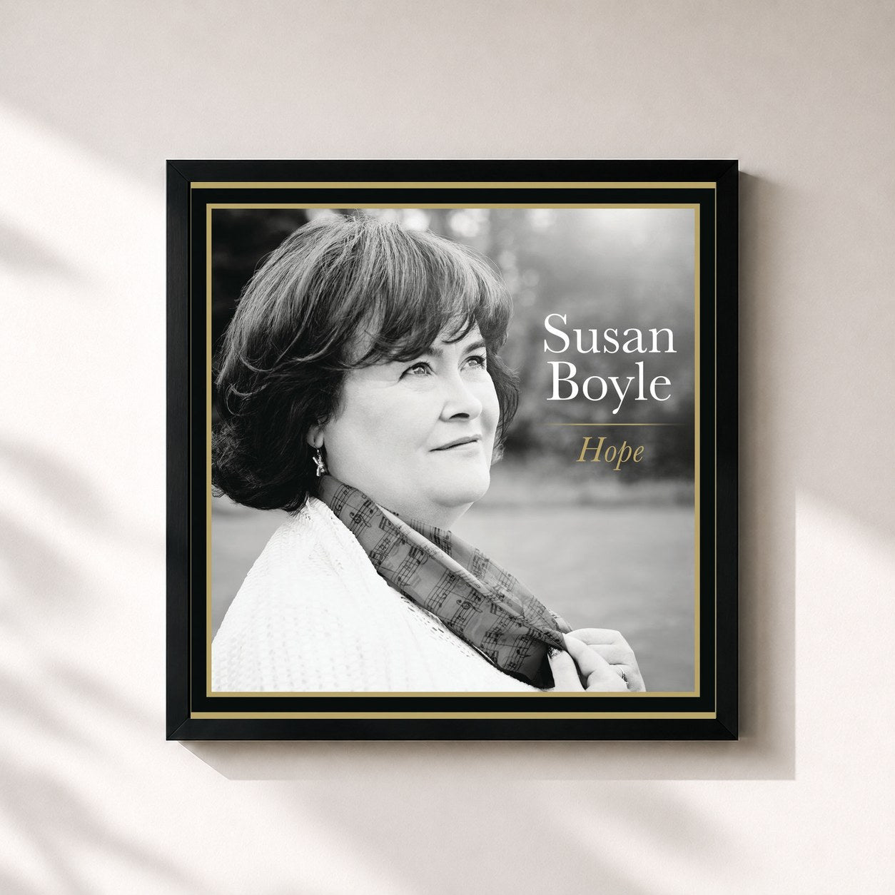 #noir Tableau carré de l'album Hope de Susan Boyle, cadre noir 32x32 cm