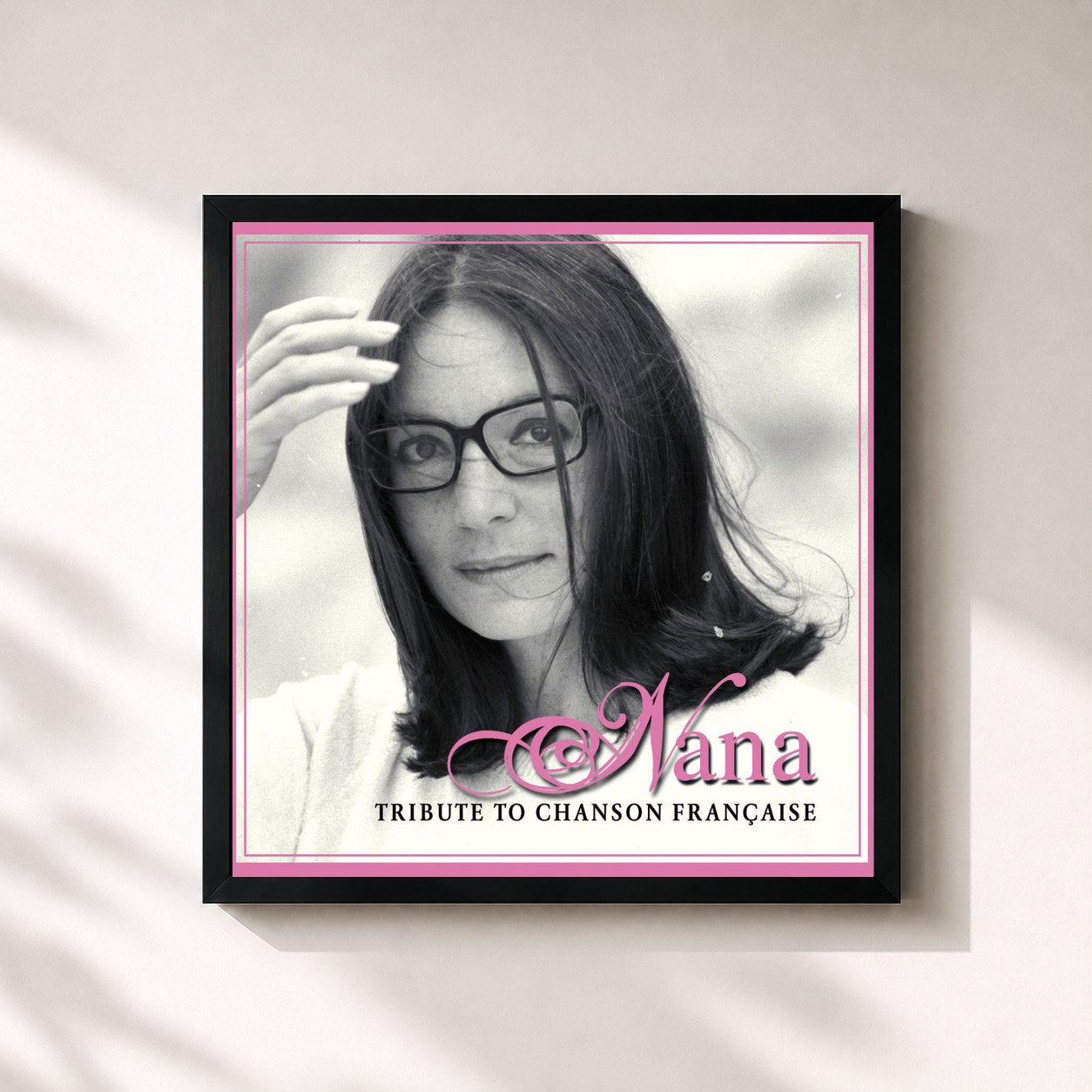 #noir Tableau carré de l'album Tribute To Chanson Française de Nana Mouskouri, cadre noir 32x32 cm