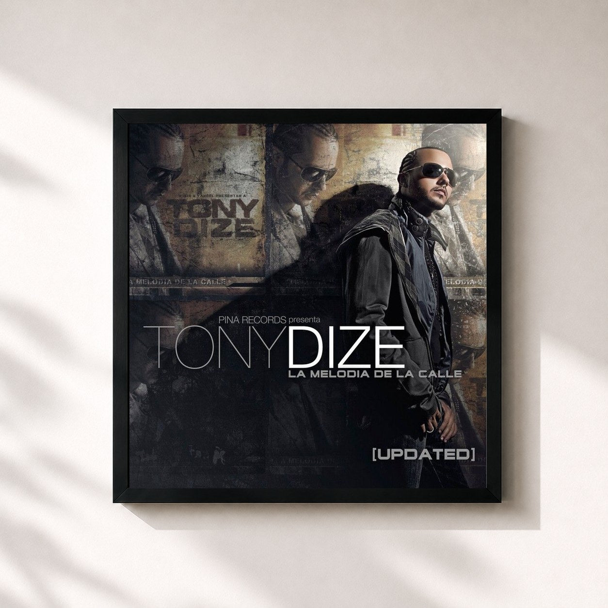 #noir Tableau carré de l'album La Melodia de la Calle "Updated" de Tony Dize, cadre noir 32x32 cm