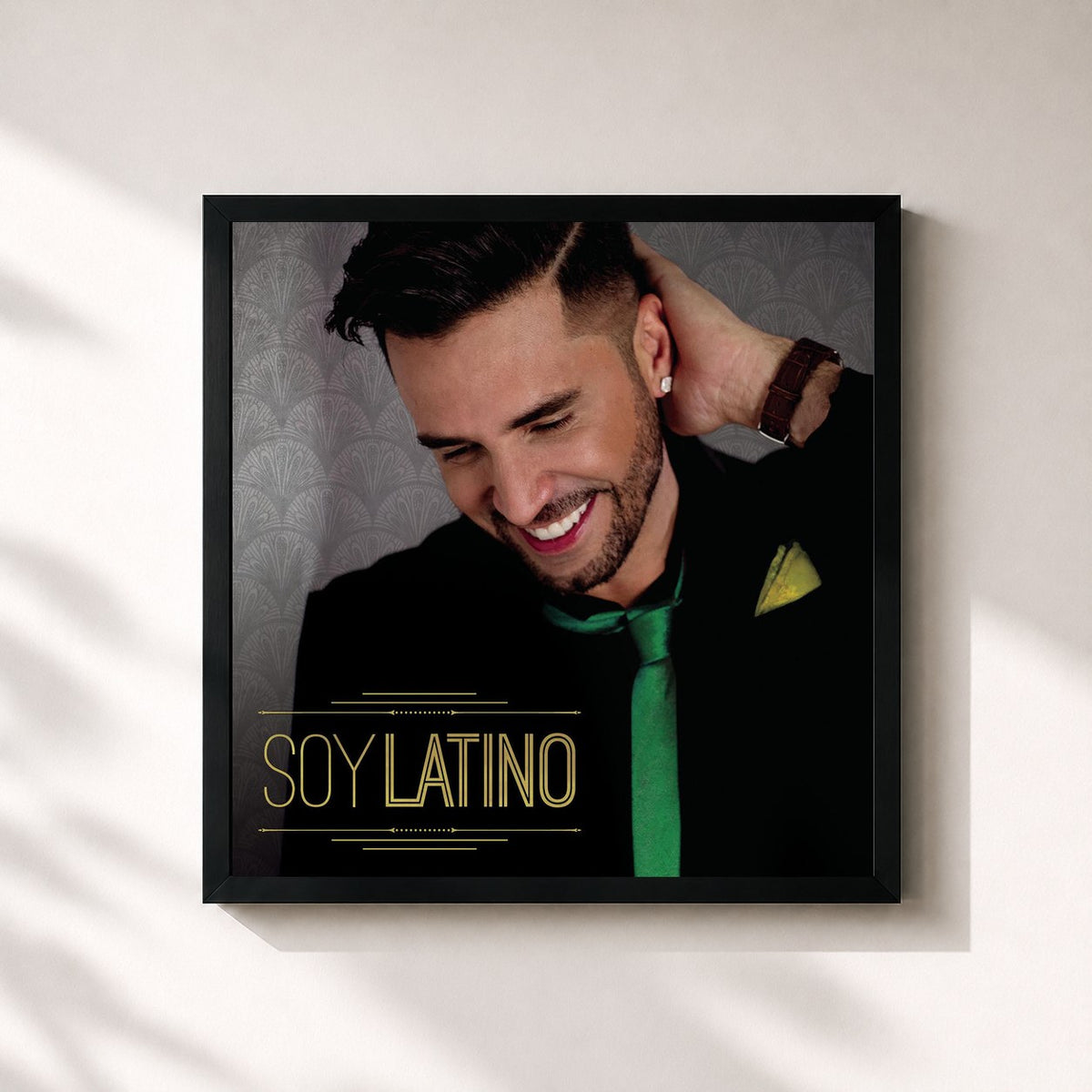 #noir Tableau carré de l'album Soy Latino de Latino, cadre noir 32x32 cm