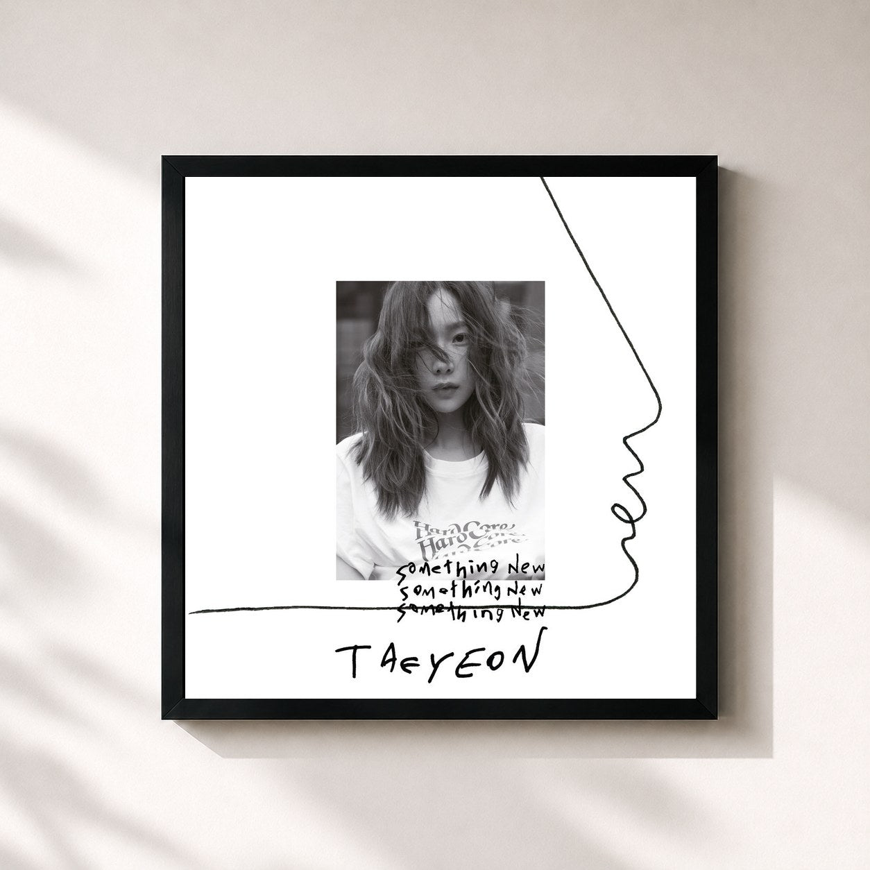 #noir Tableau carré de l'album Something New - The 3rd Mini Album de TAEYEON, cadre noir 32x32 cm