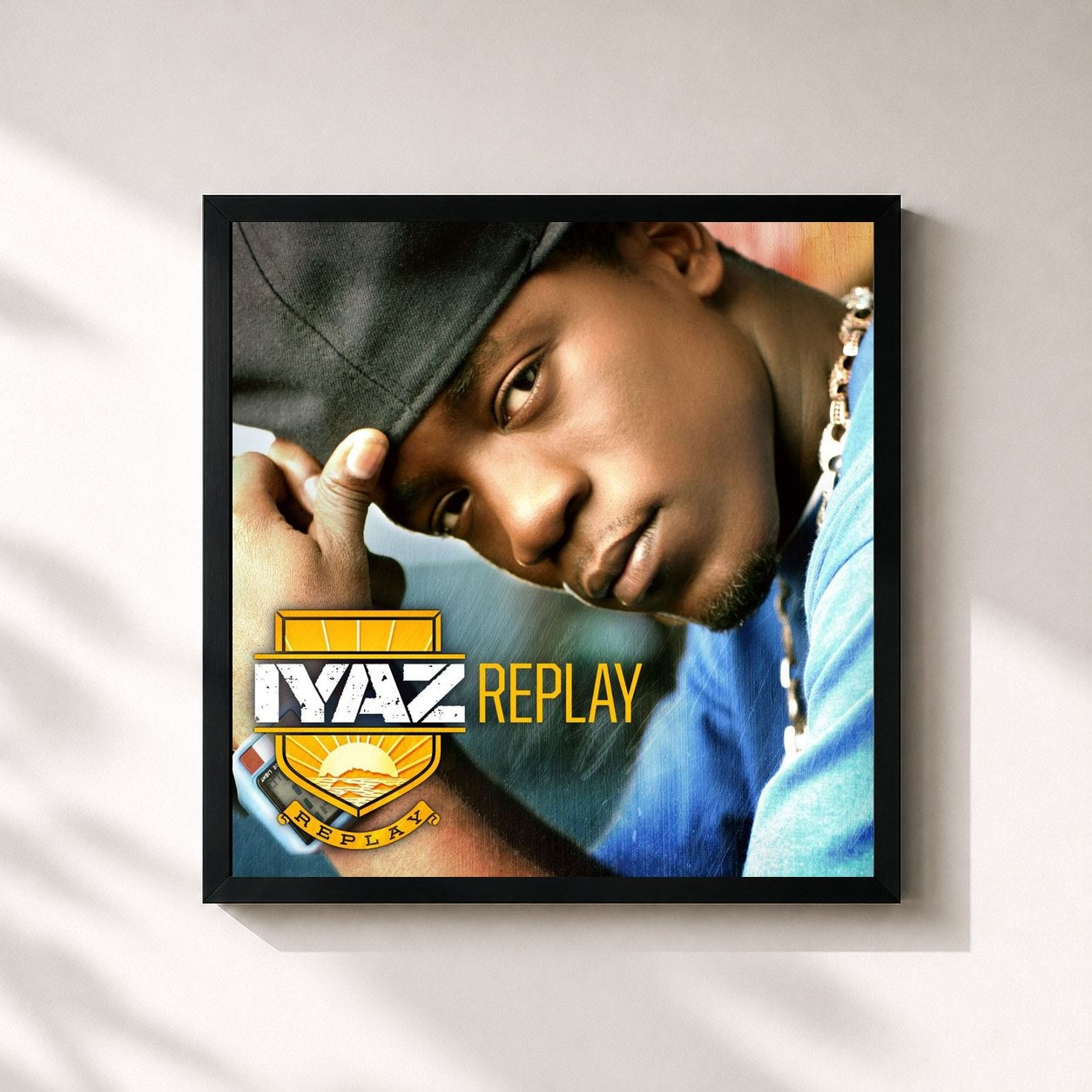 #noir Tableau carré de l'album Replay de Iyaz, cadre noir 32x32 cm