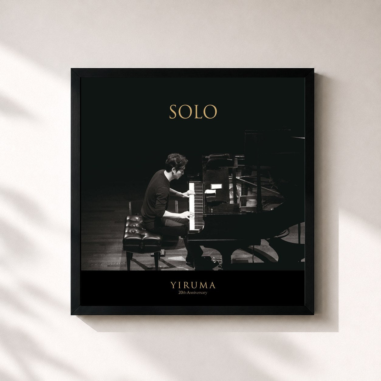 #noir Tableau carré de l'album SOLO de Yiruma, cadre noir 32x32 cm
