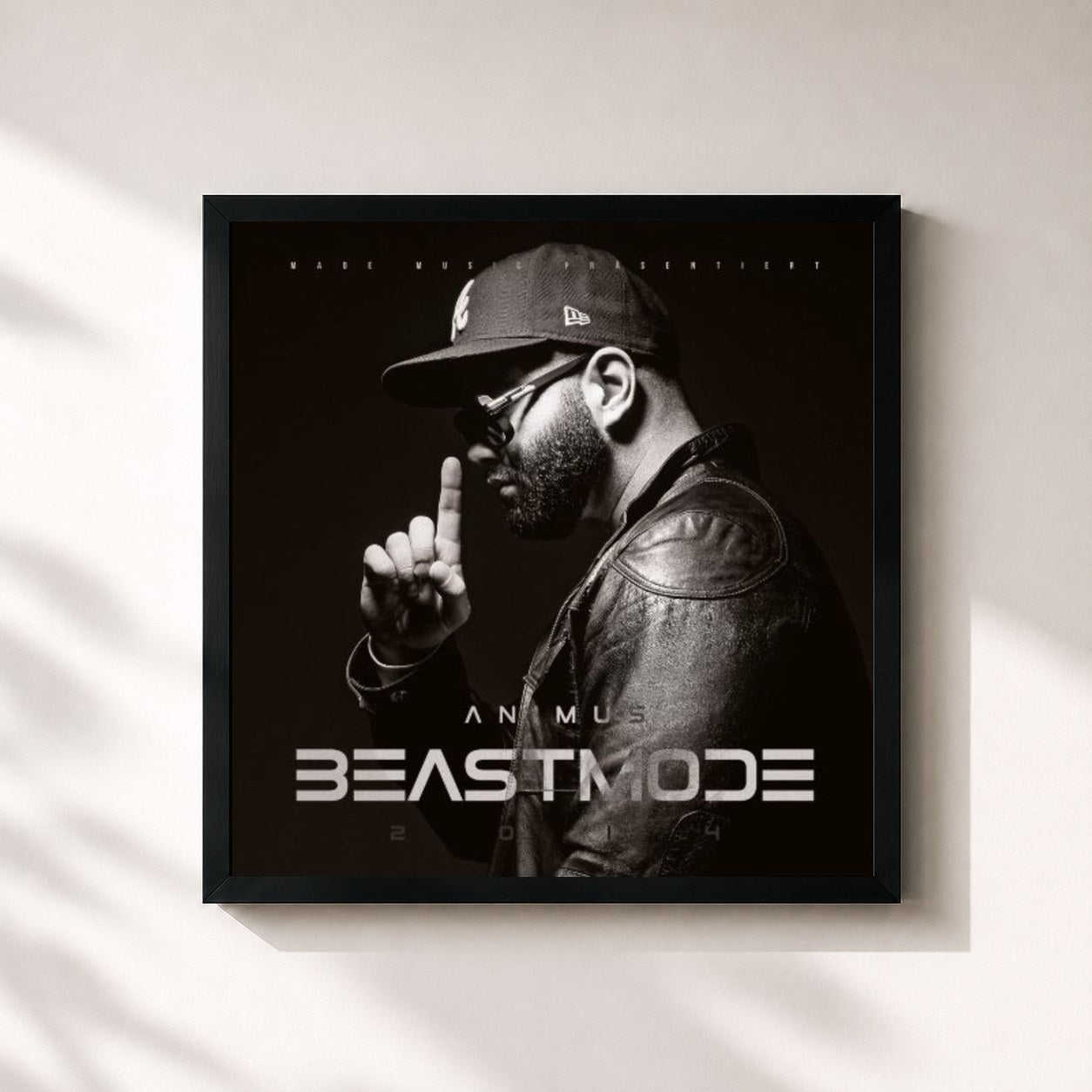 #noir Tableau carré de l'album Beastmode 1 de Animus, cadre noir 32x32 cm
