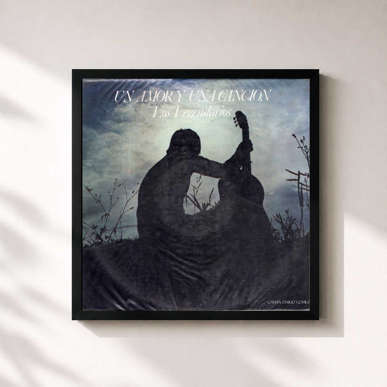 #noir Tableau carré de l'album Un Amor Y Una Canción de Los Legendarios, cadre noir 32x32 cm