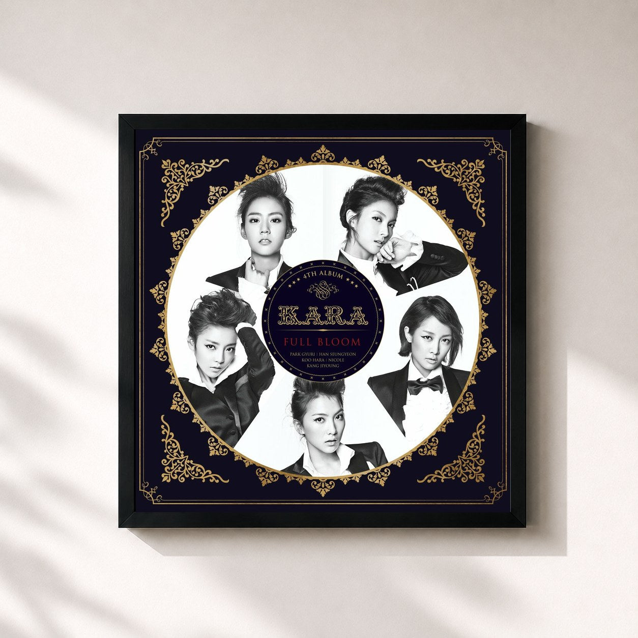 #noir Tableau carré de l'album KARA 4th Album [Full Bloom] (4) de Kara, cadre noir 32x32 cm