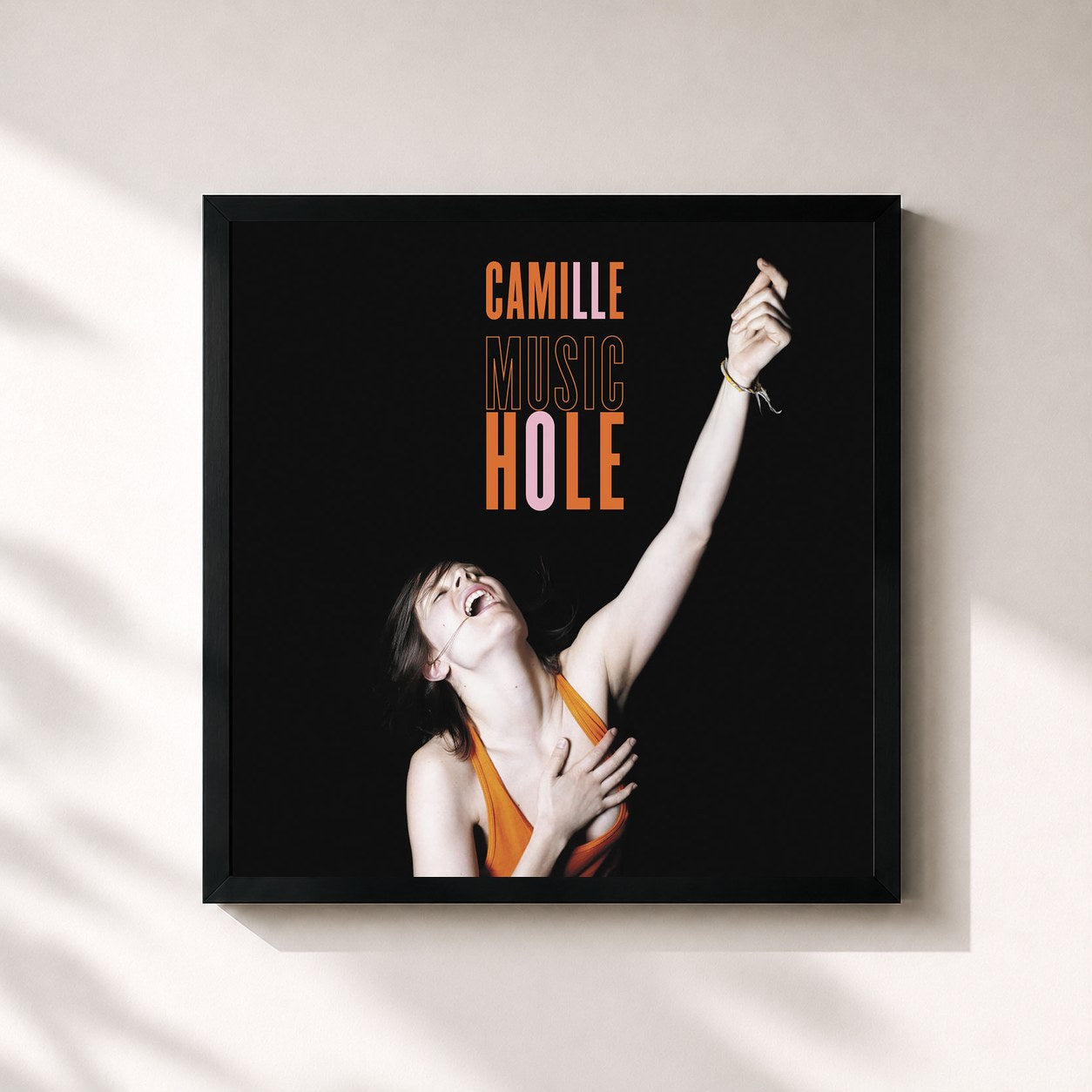 #noir Tableau carré de l'album Music Hole de Camille, cadre noir 32x32 cm