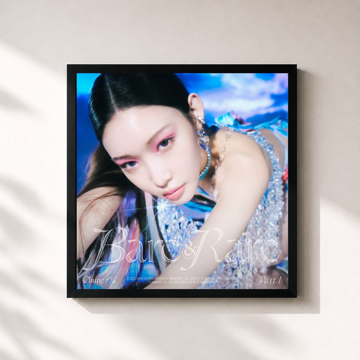 #noir Tableau carré de l'album Bare&Rare, Pt. 1 de Chung Ha, cadre noir 32x32 cm