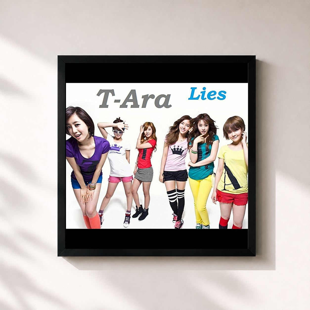 #noir Tableau carré de l'album Lies de T-ara, cadre noir 32x32 cm
