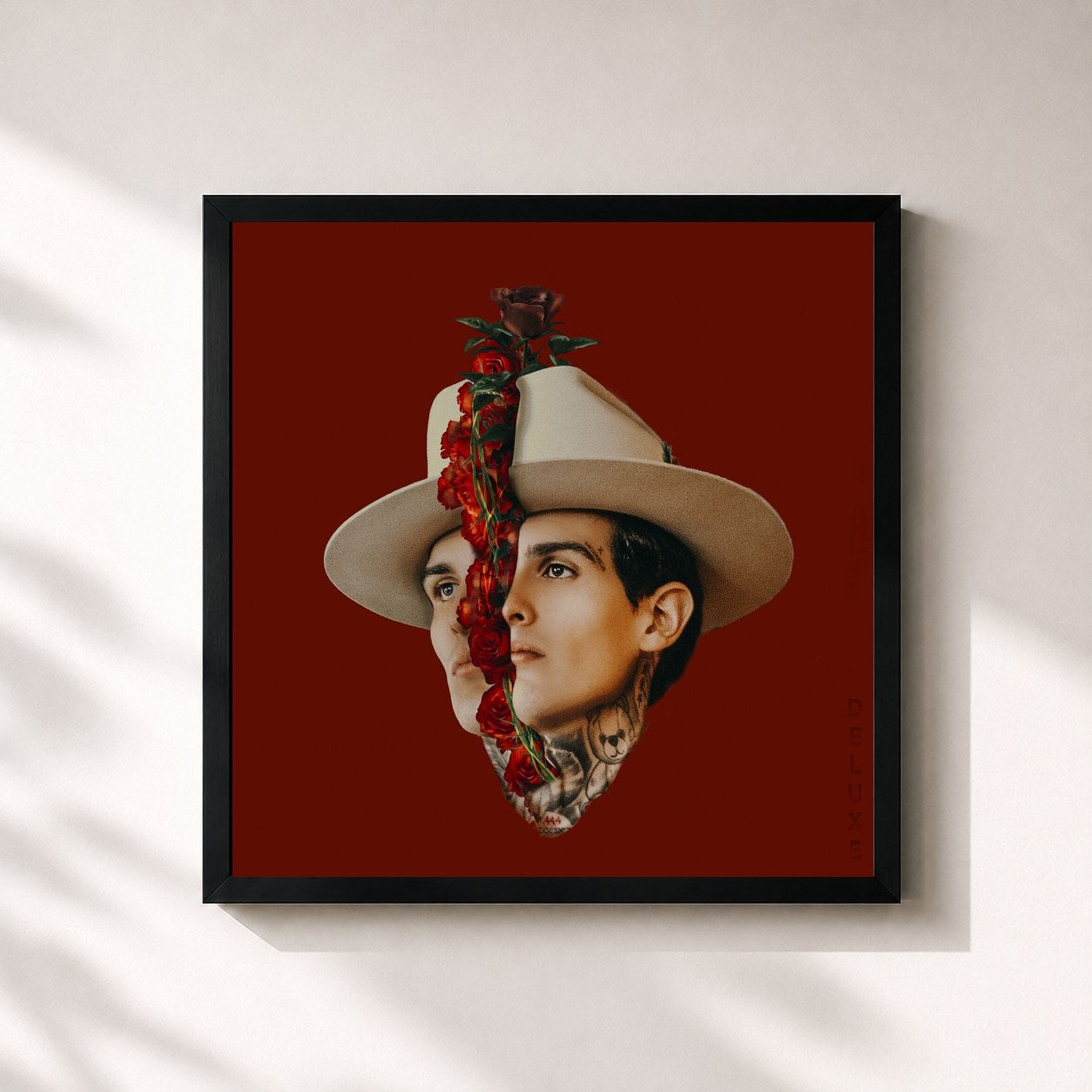 #noir Tableau carré de l'album Sólo Muere Si Se Olvida (Deluxe) de Adriel Favela, cadre noir 32x32 cm