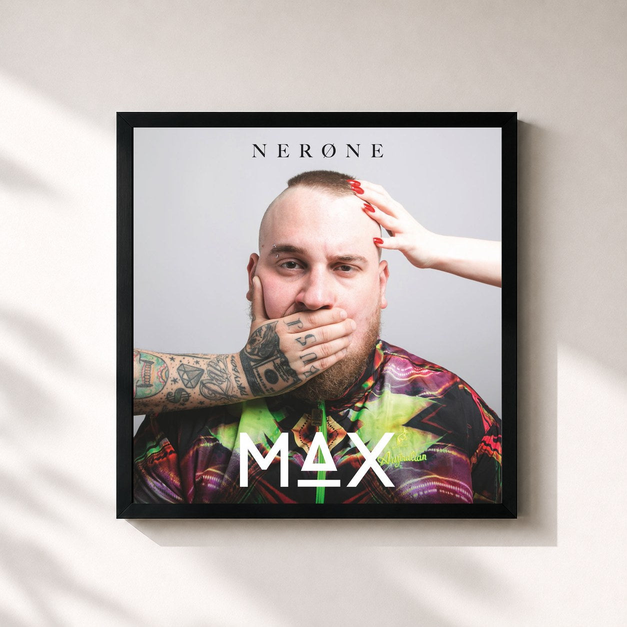 #noir Tableau carré de l'album Max de Nerone, cadre noir 32x32 cm