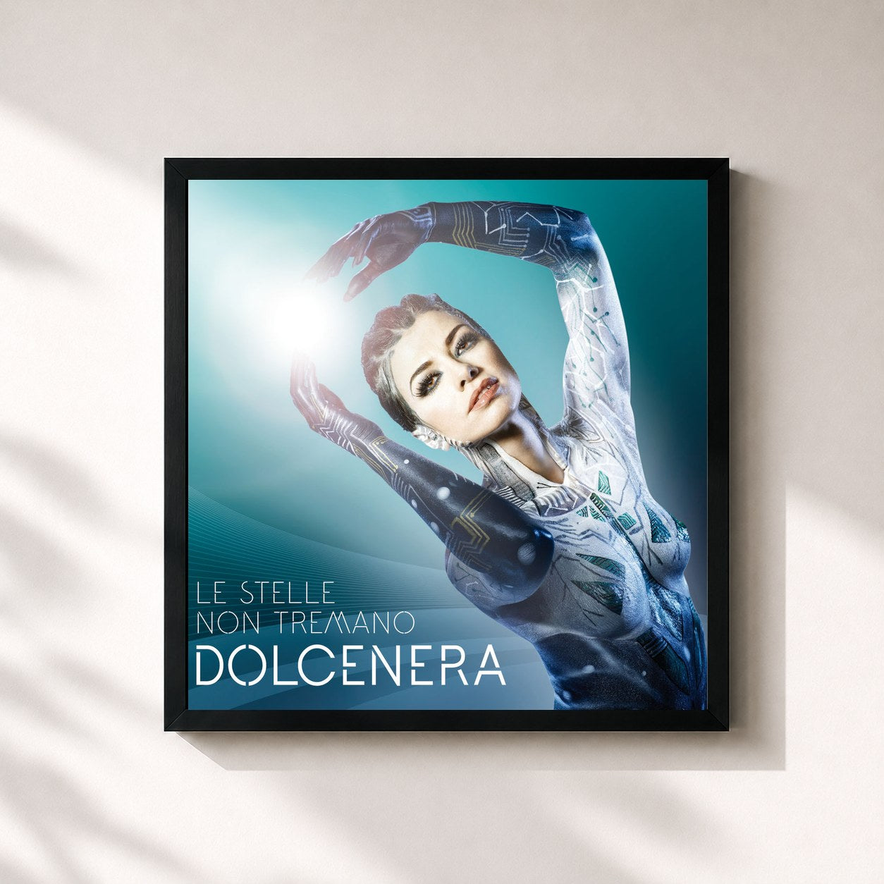#noir Tableau carré de l'album Le Stelle Non Tremano de Dolcenera, cadre noir 32x32 cm