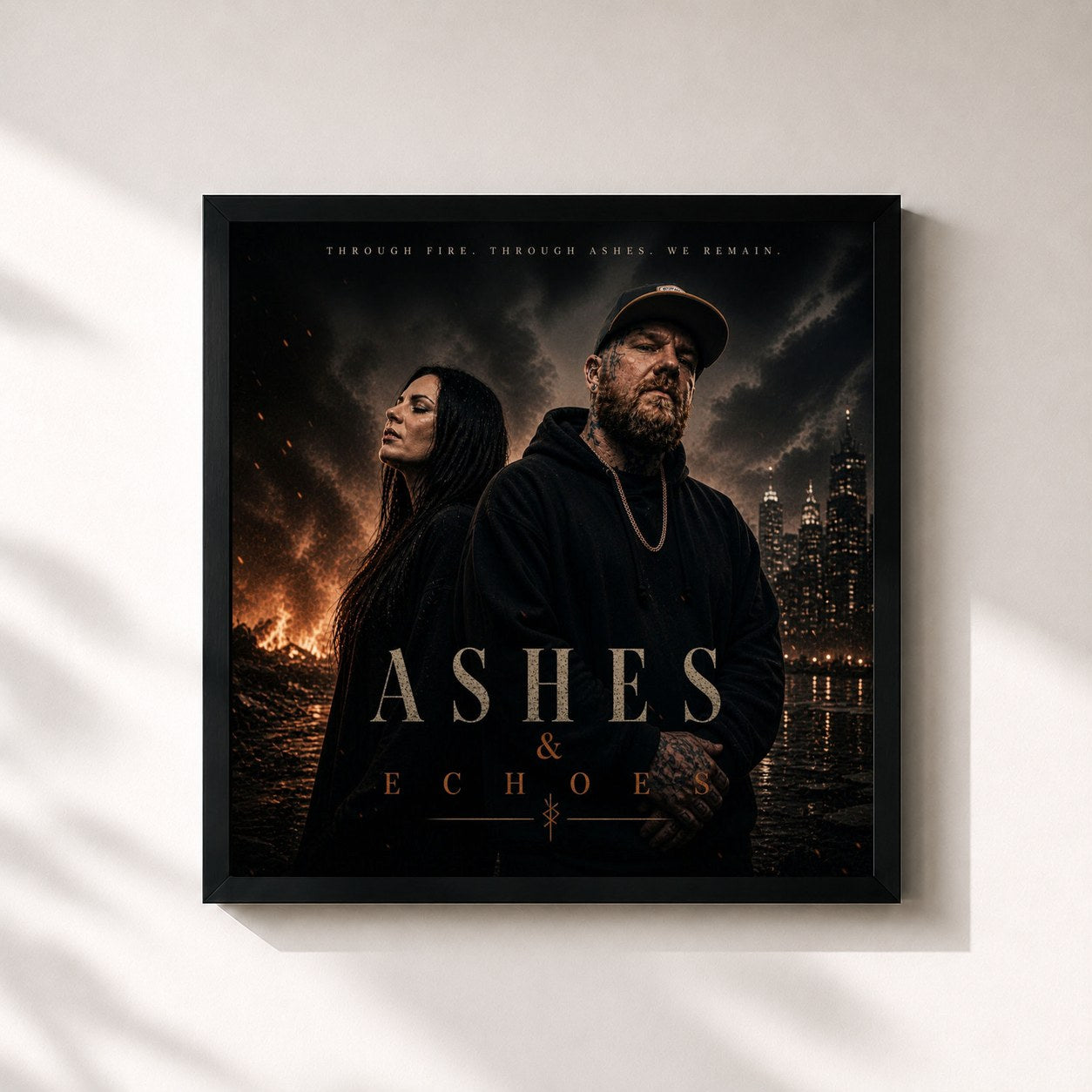 #noir Tableau carré de l'album ASHES & ECHOES de Ragal Ironbull, cadre noir 32x32 cm